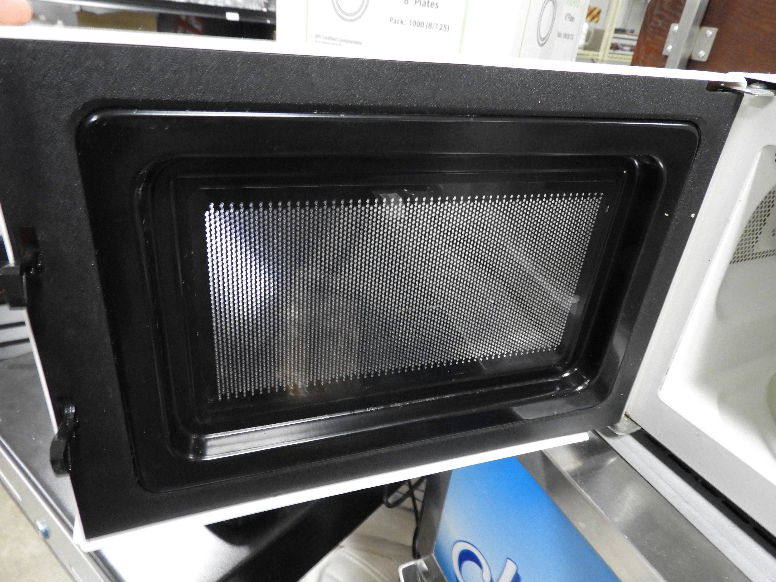 Used Emerson 700 Watt 0.7 Cubic Feet Microwave Oven MW7300W 120V - Falcon Restaurant Supply - 4