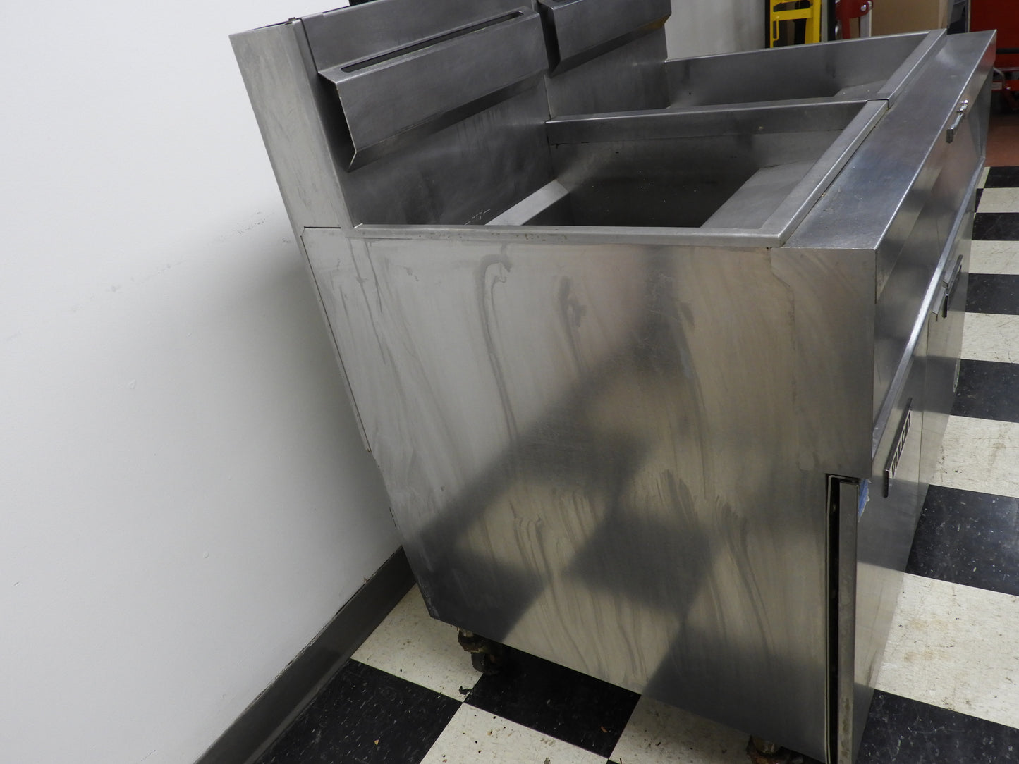 Used Vulcan 2TR65AF-1 PowerFry3 Natural Gas Floor Fryer 130-140 lb. 2 Unit Floor Fryer 160,000 BTU on Casters