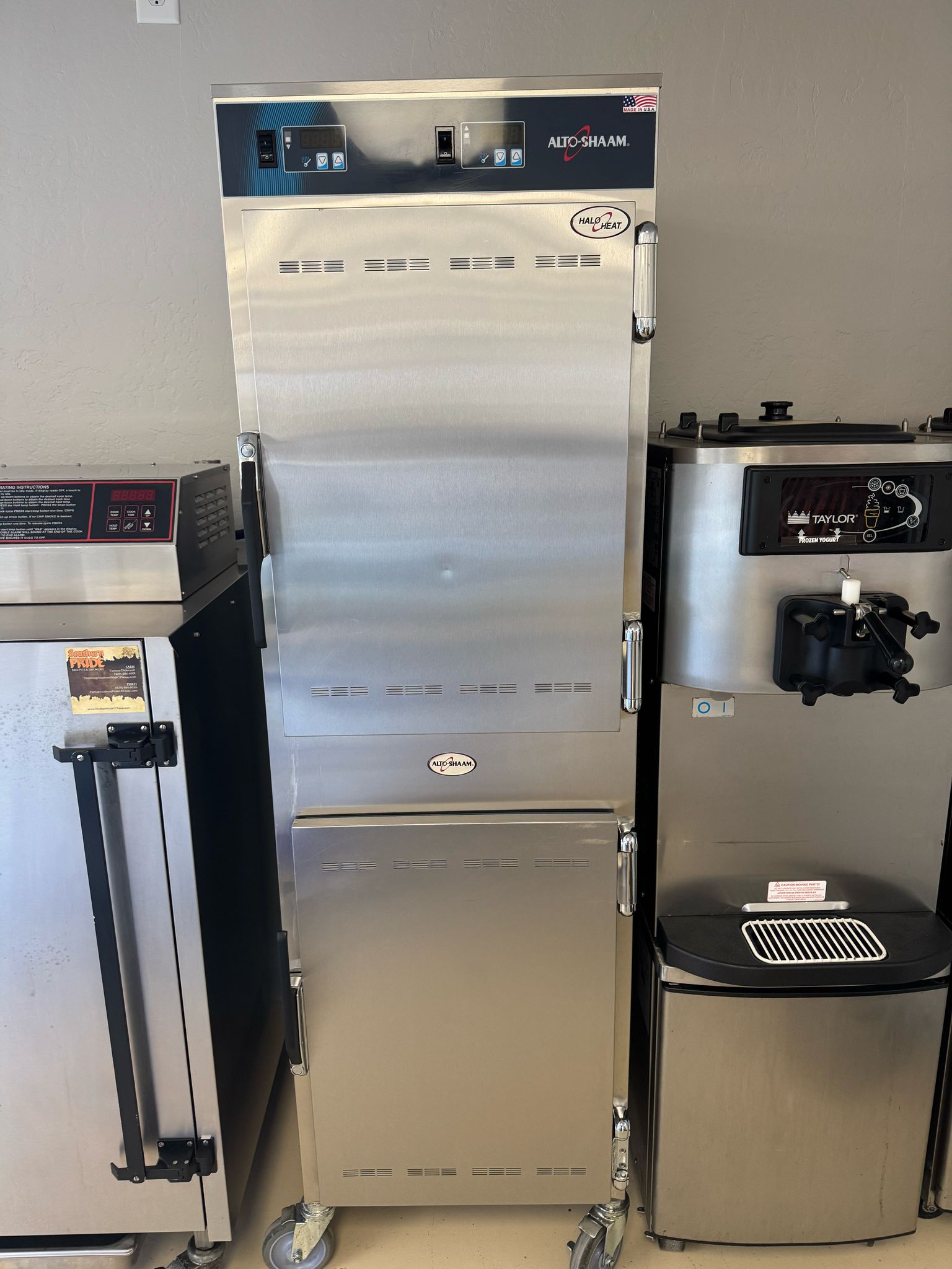 Used 2016 Alto-Shaam 1000-UP Mobile 16 Pan Dutch Door Heated Holding Cabinet - 120V