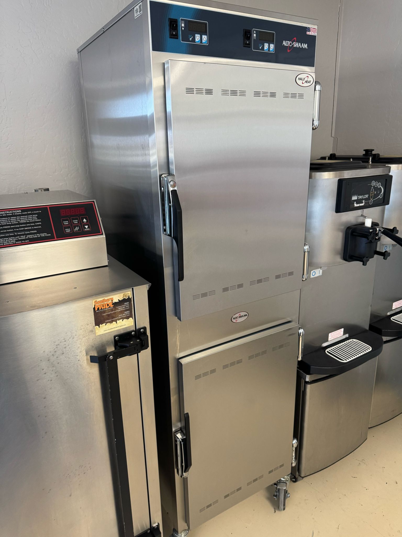 Used 2016 Alto-Shaam 1000-UP Mobile 16 Pan Dutch Door Heated Holding Cabinet - 120V