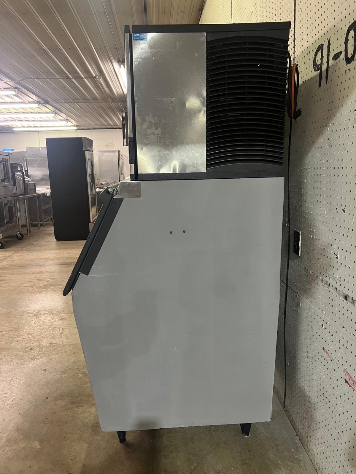 Manitowoc IY0504A-161D Indigo Ice Cube Machine, Air Cooled With Ice Bin