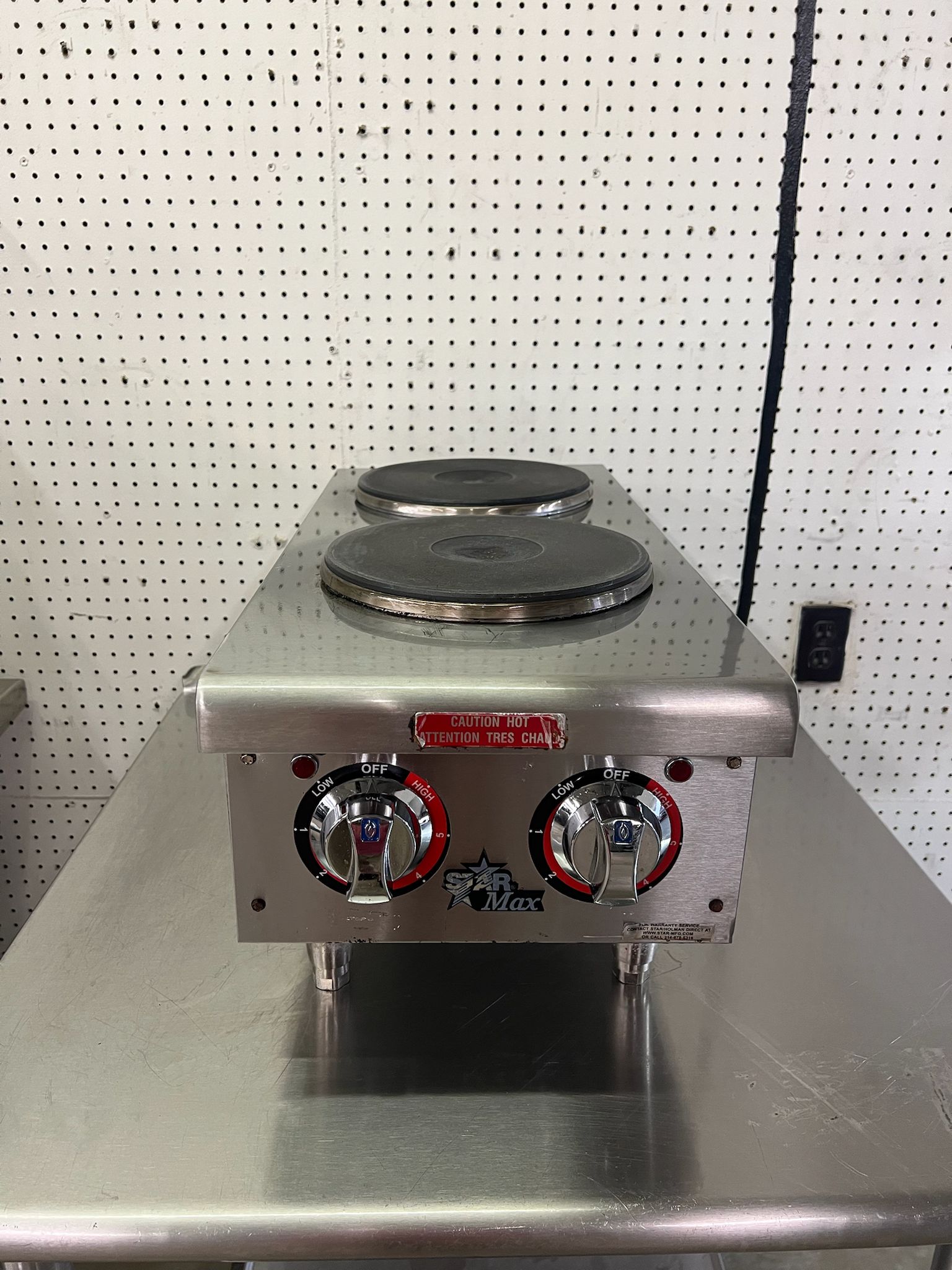 Used Star 502FF 2 Burner Countertop Range with Solid Burners - 208V 1Ph