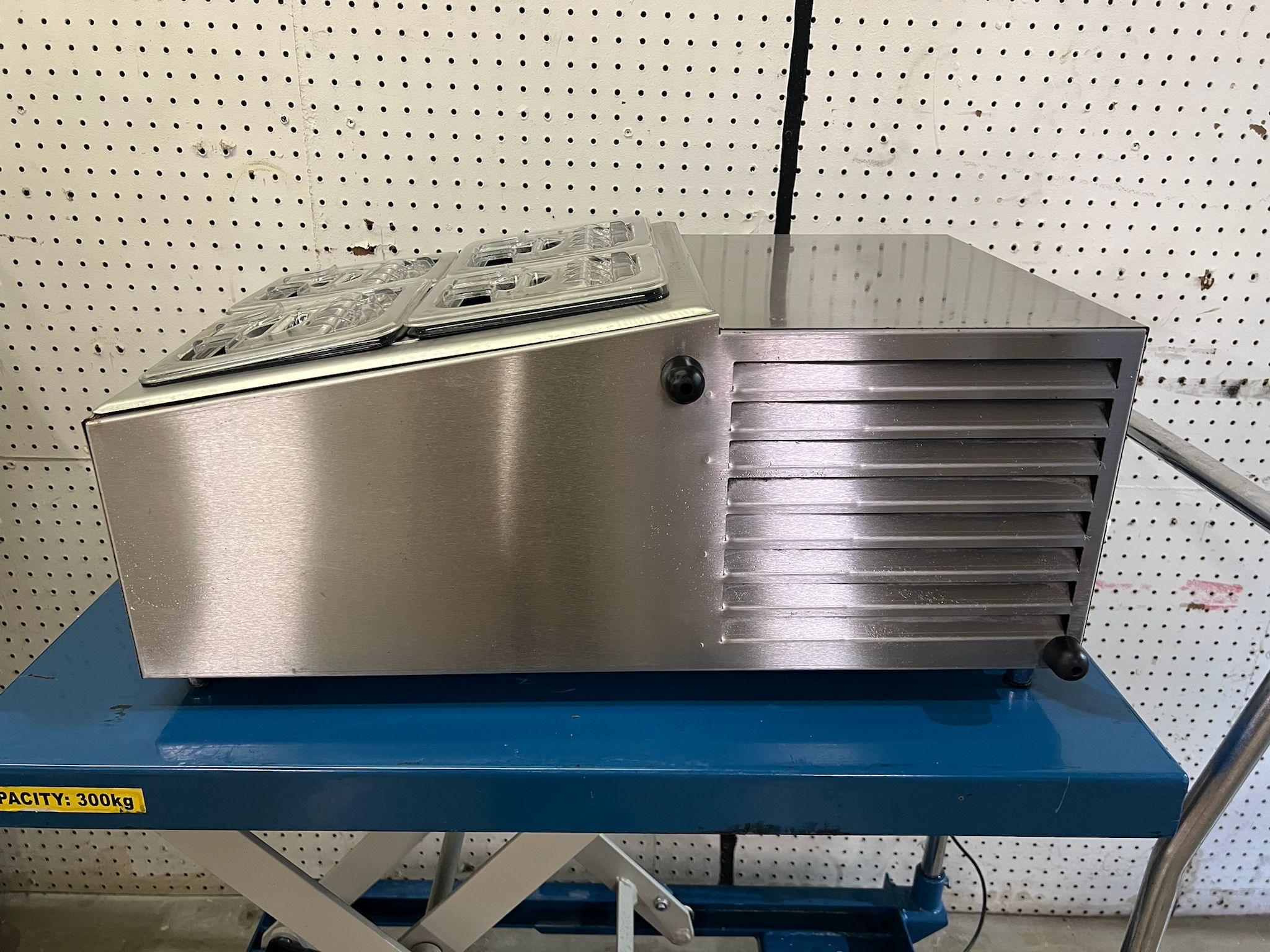 Used 17' APW Wyott RTR-4 Refrigerated Countertop Topping Rail 120 Volts