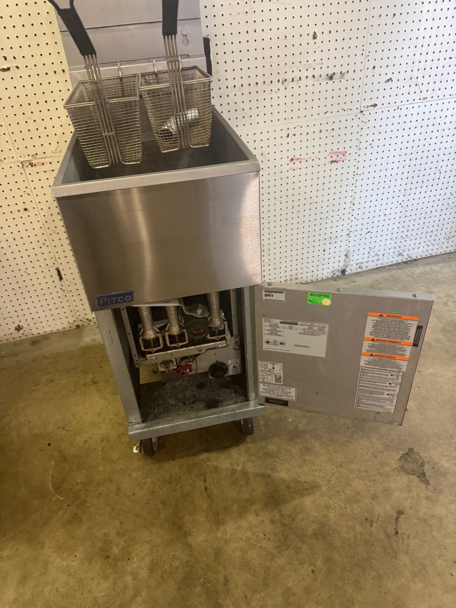 Used Pitco 35C+S Natural Gas 35-40 lb. Stainless Floor Fryer 90,000 BTU
