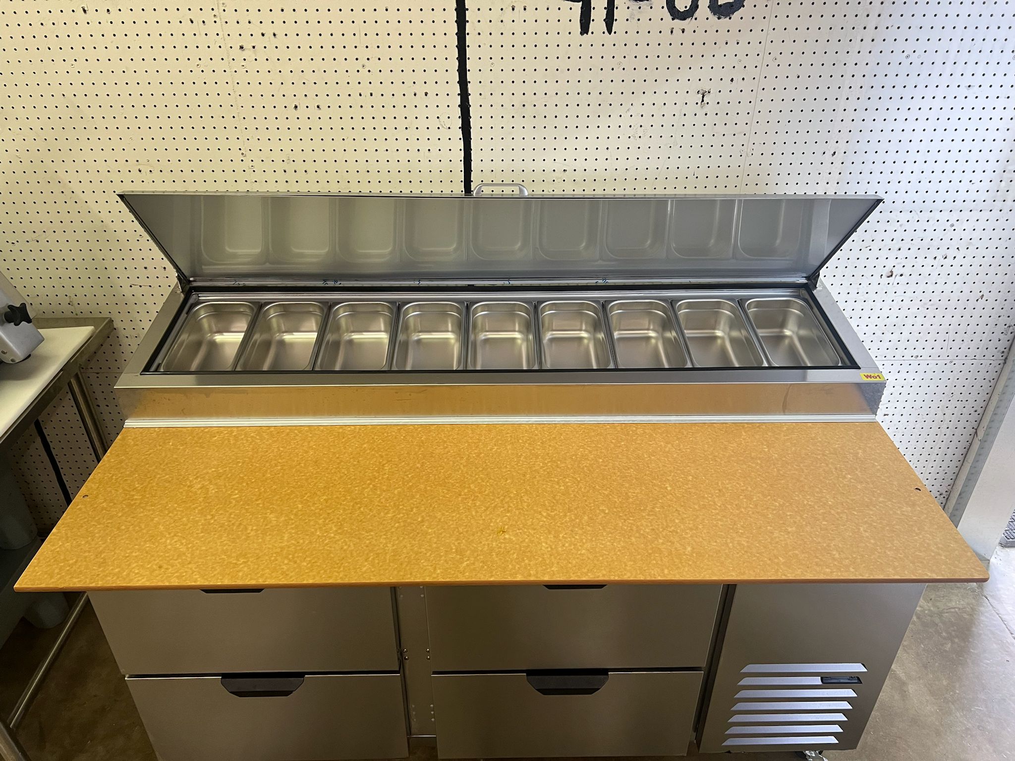 Used 67" Beverage-Air DPD67HC-4 Refrigerated 4 Drawer Pizza Prep Table 115V - WO1