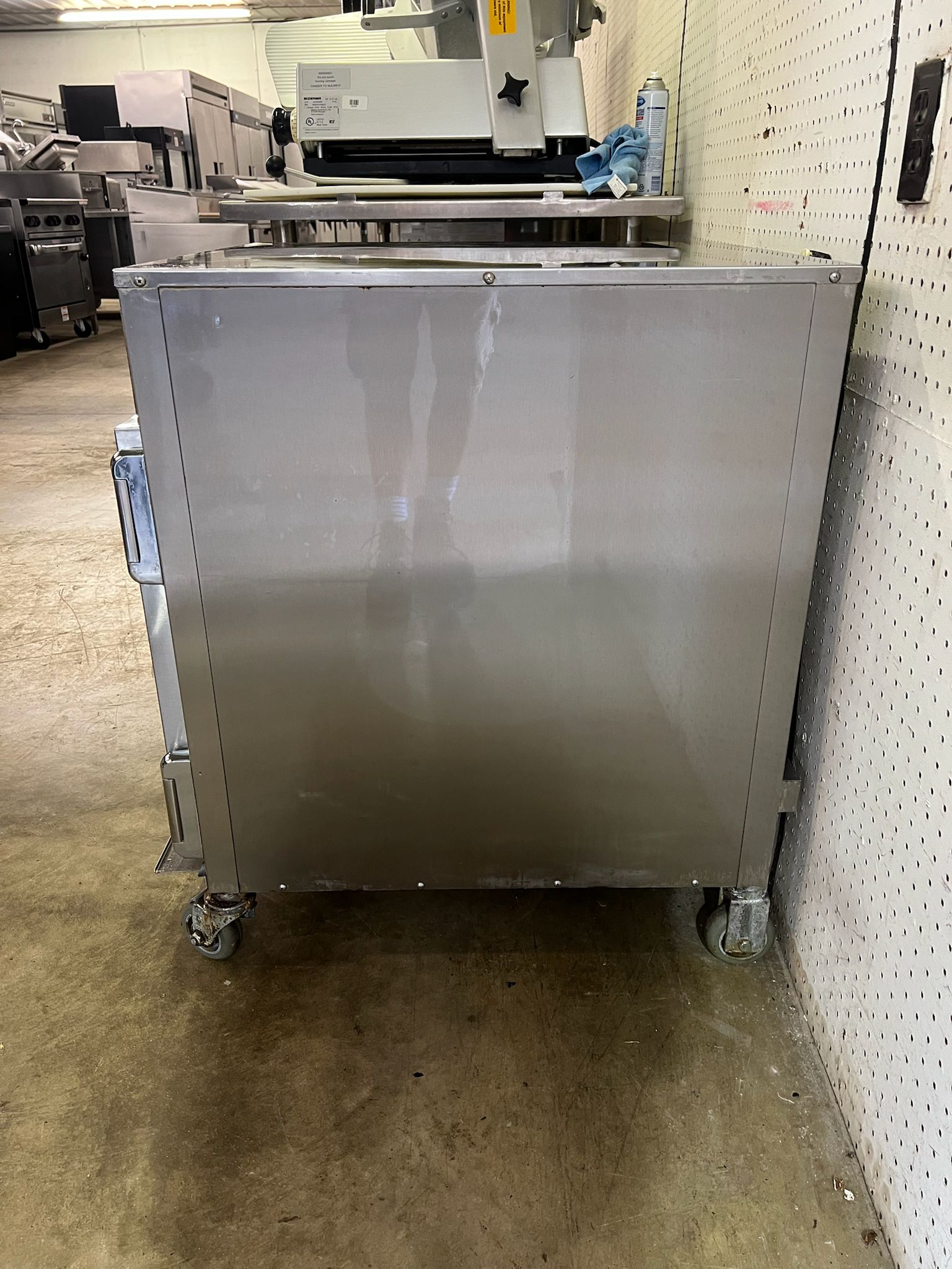 Used Alto - Shaam 767 - SK Undercounter Cook and Hold BBQ Smoker Oven 208/240V - Falcon Restaurant Supply - 3
