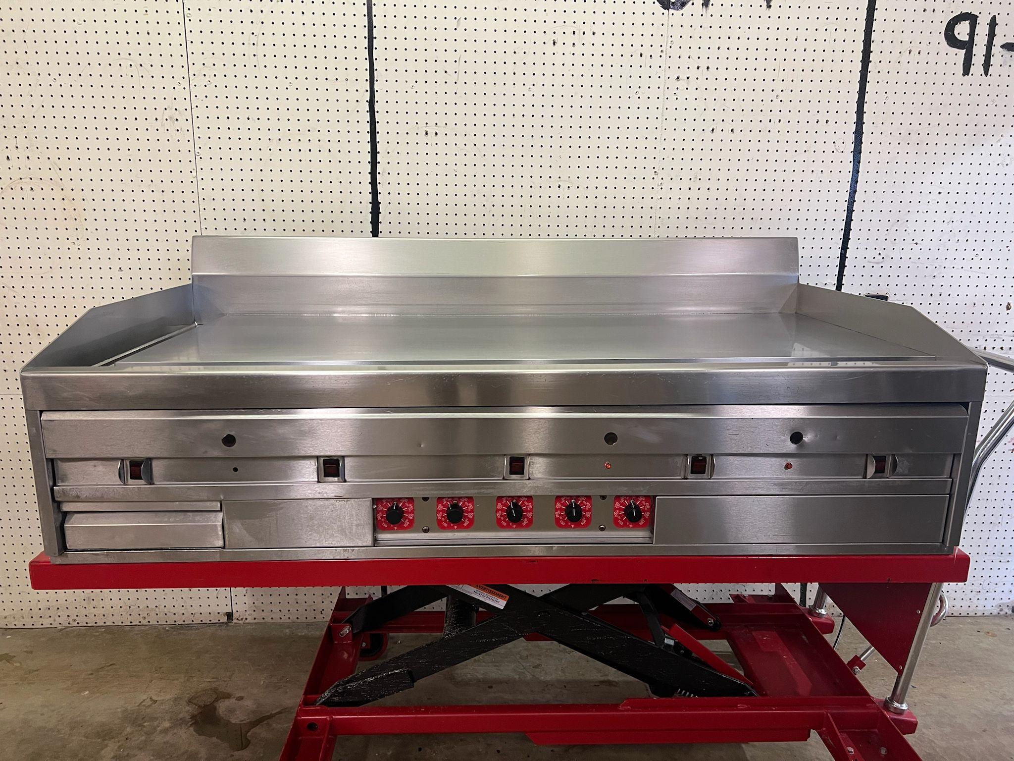 Used 60" MagiKitch'n MKG-60-STL NG Griddle with Solid State Controls - 150,000 BTU - FG