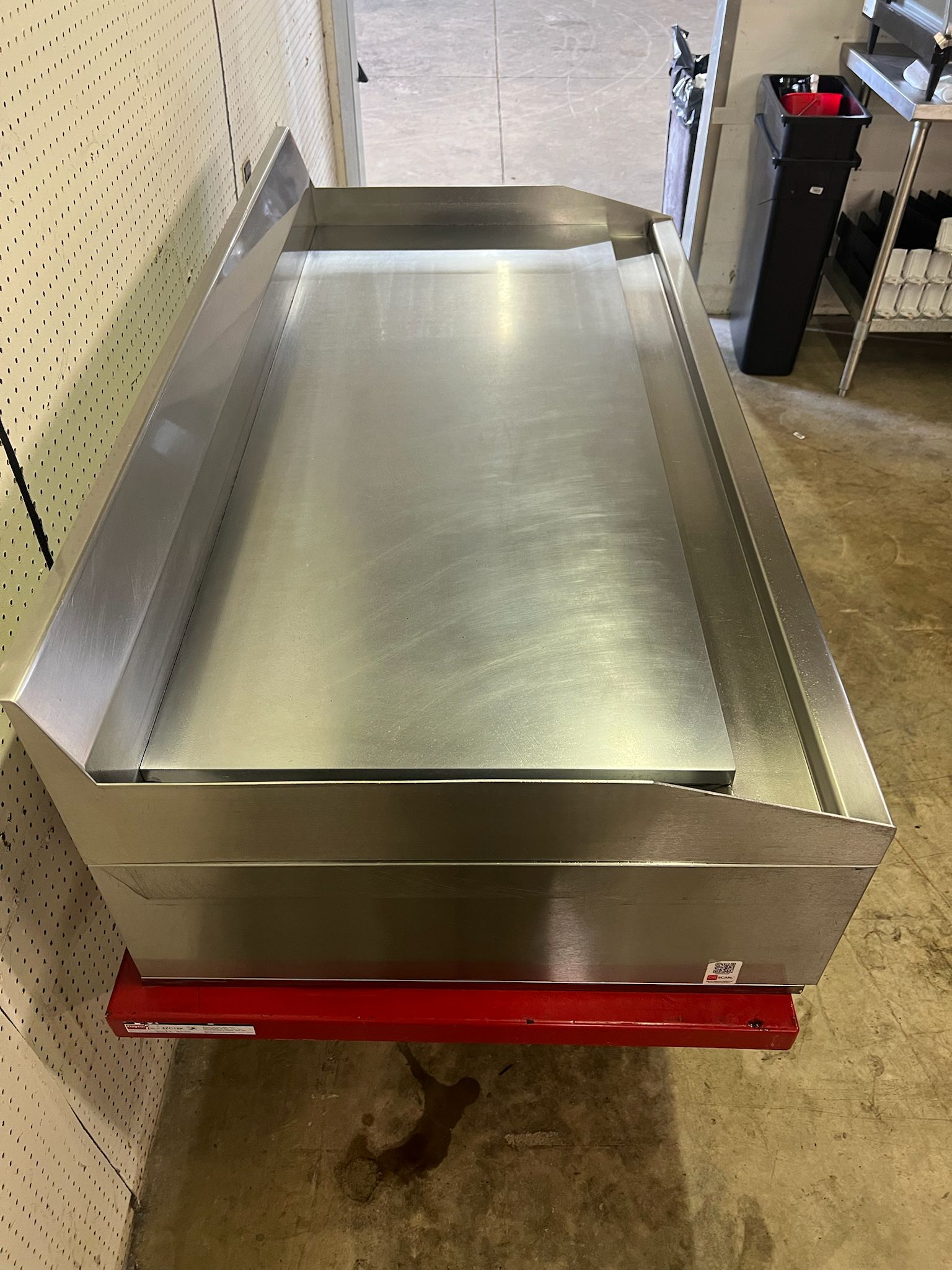 Used 60" MagiKitch'n MKG-60-STL NG Griddle with Solid State Controls - 150,000 BTU - FG