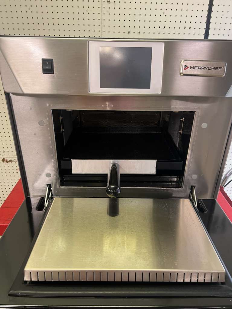 Used 2021 Merrychef eikon e4 High-Speed Accelerated Cooking Oven 220V
