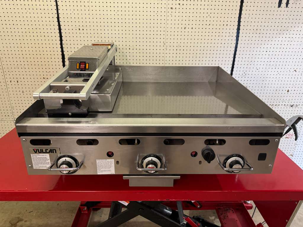 Used 36" Vulcan MSA36-10100P NG Griddle with 208V Clamshell Attachment - WO1