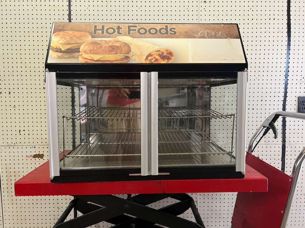 Used Wisco 123 Heated Countertop Display Case Merchandiser - 120V 480W