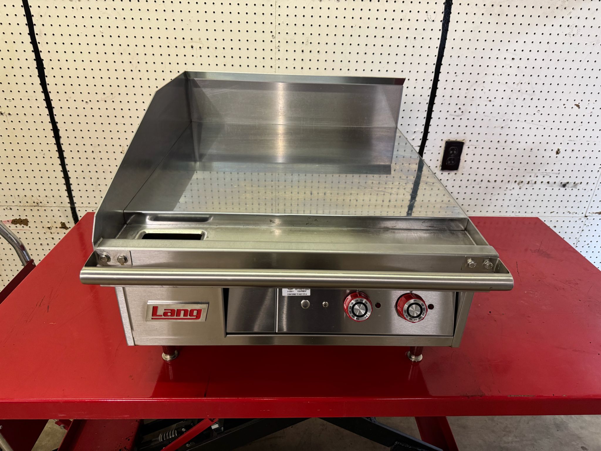 Used 24" Lang 124TC Electric Countertop Griddle Thermostatic Controls, 208v