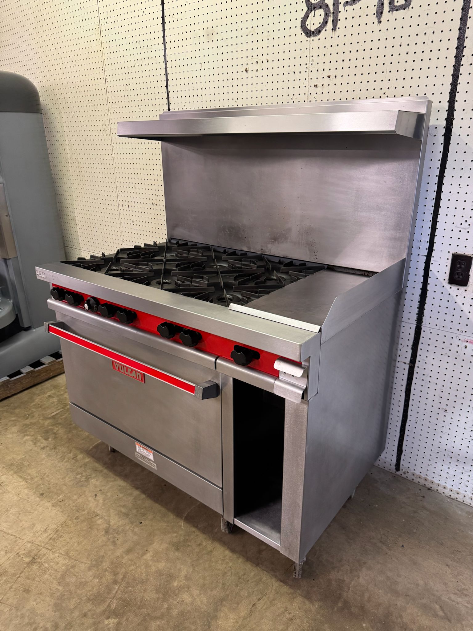 Used 48" Vulcan 481SL 6 Burner Natural Gas Range with Oven and Griddle