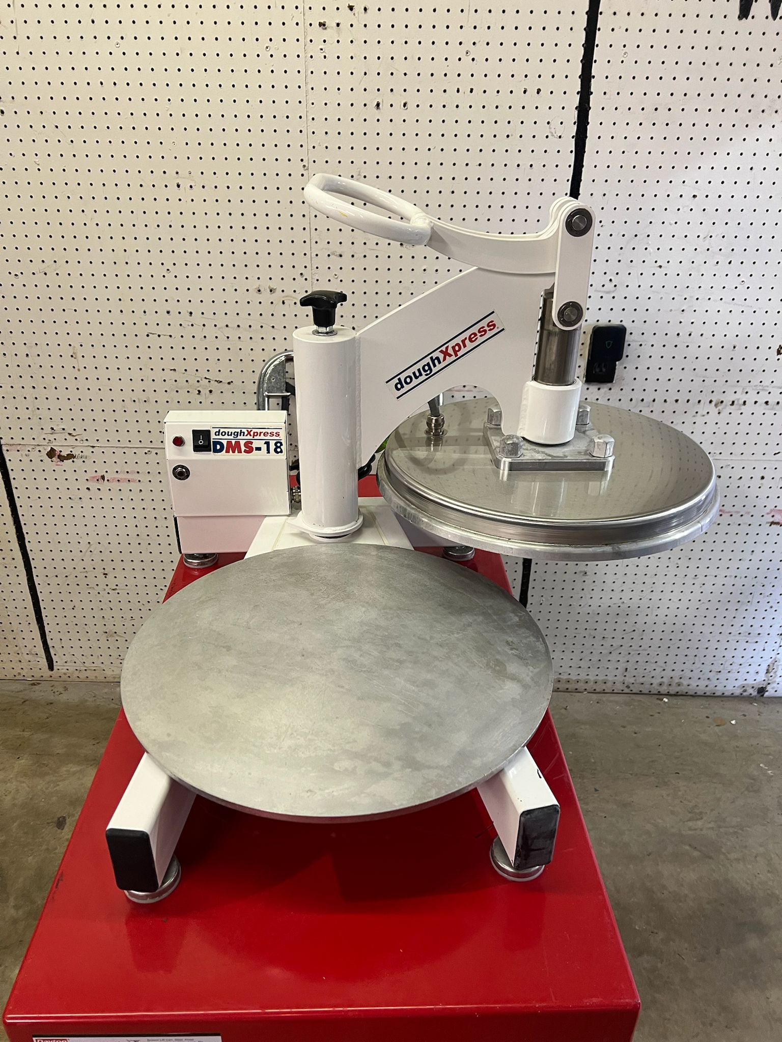 Used 18" DoughXpress DMS-18 Manual Swing Away Pizza Dough Press - 120V