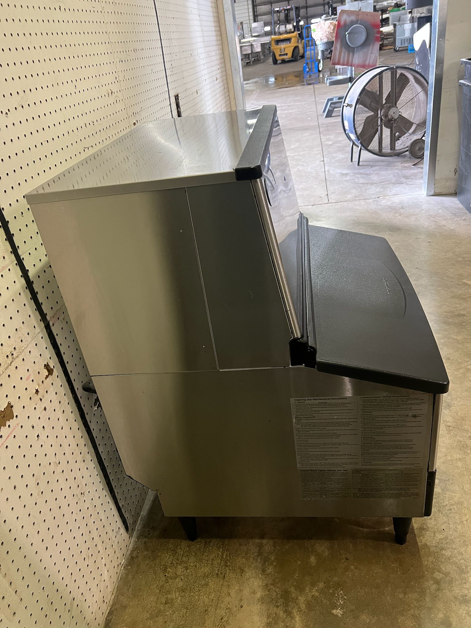 Used 30" Hoshizaki KM-301BAJ Air Cooled Undercounter Crescent Cube Ice Machine