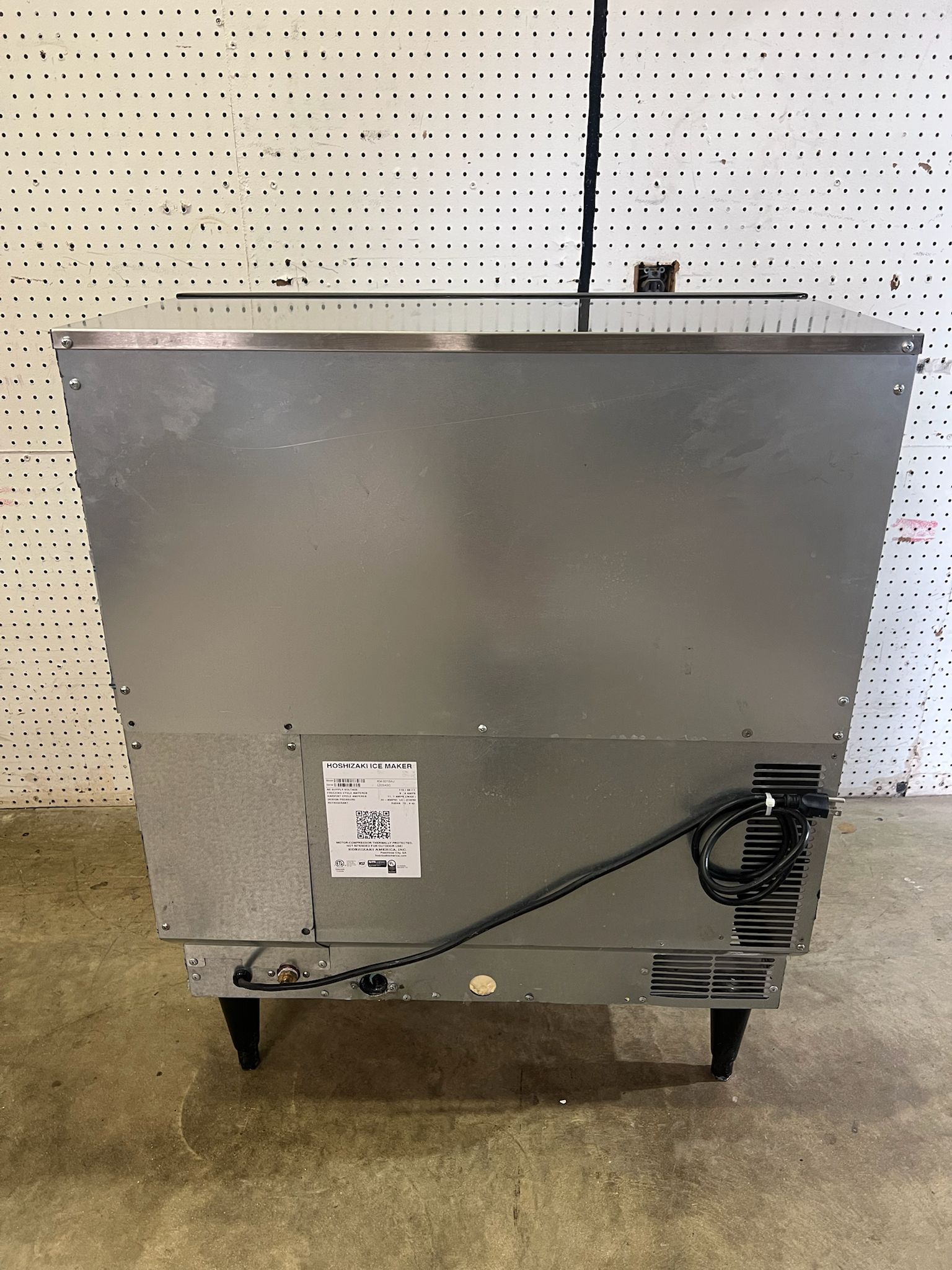 Used 30" Hoshizaki KM-301BAJ Air Cooled Undercounter Crescent Cube Ice Machine