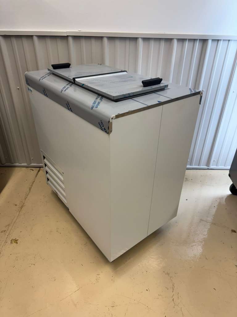New Excellence HFF-2HC 32" Flip Lid Ice Cream Freezer Dipping Cabinet 120V
