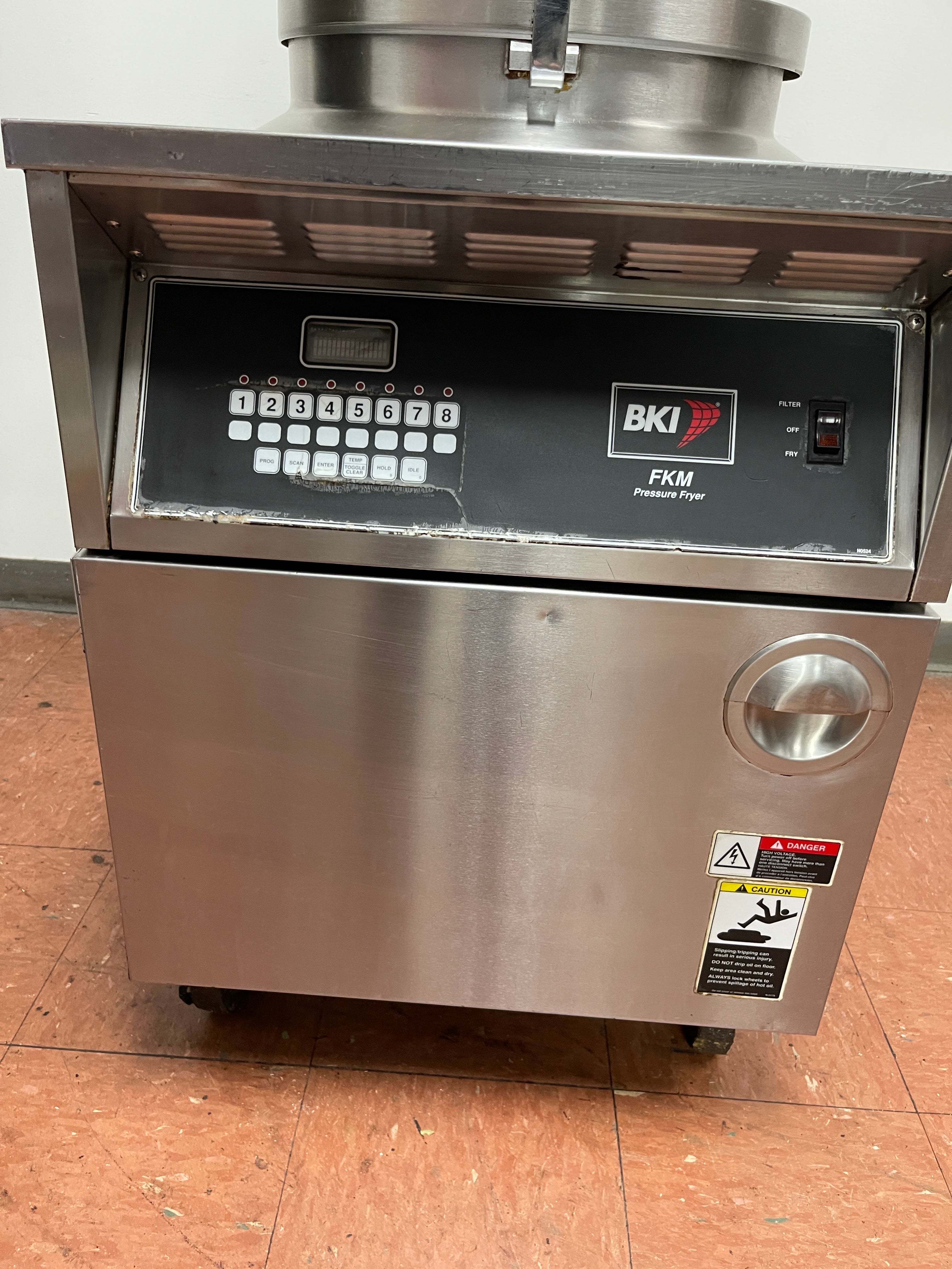Used BKI FKM-FC Electric Extra Large Volume Pressure Fryer Broaster 75lb 208V 3Ph