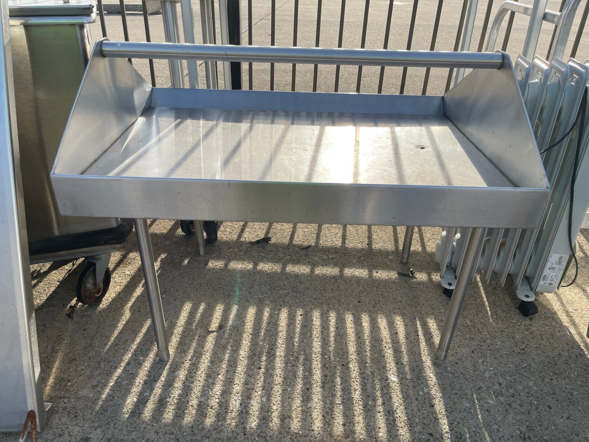 Used 32" Stainless Steel Dish table Sorting Table - SS256 - Falcon Restaurant Supply - 2