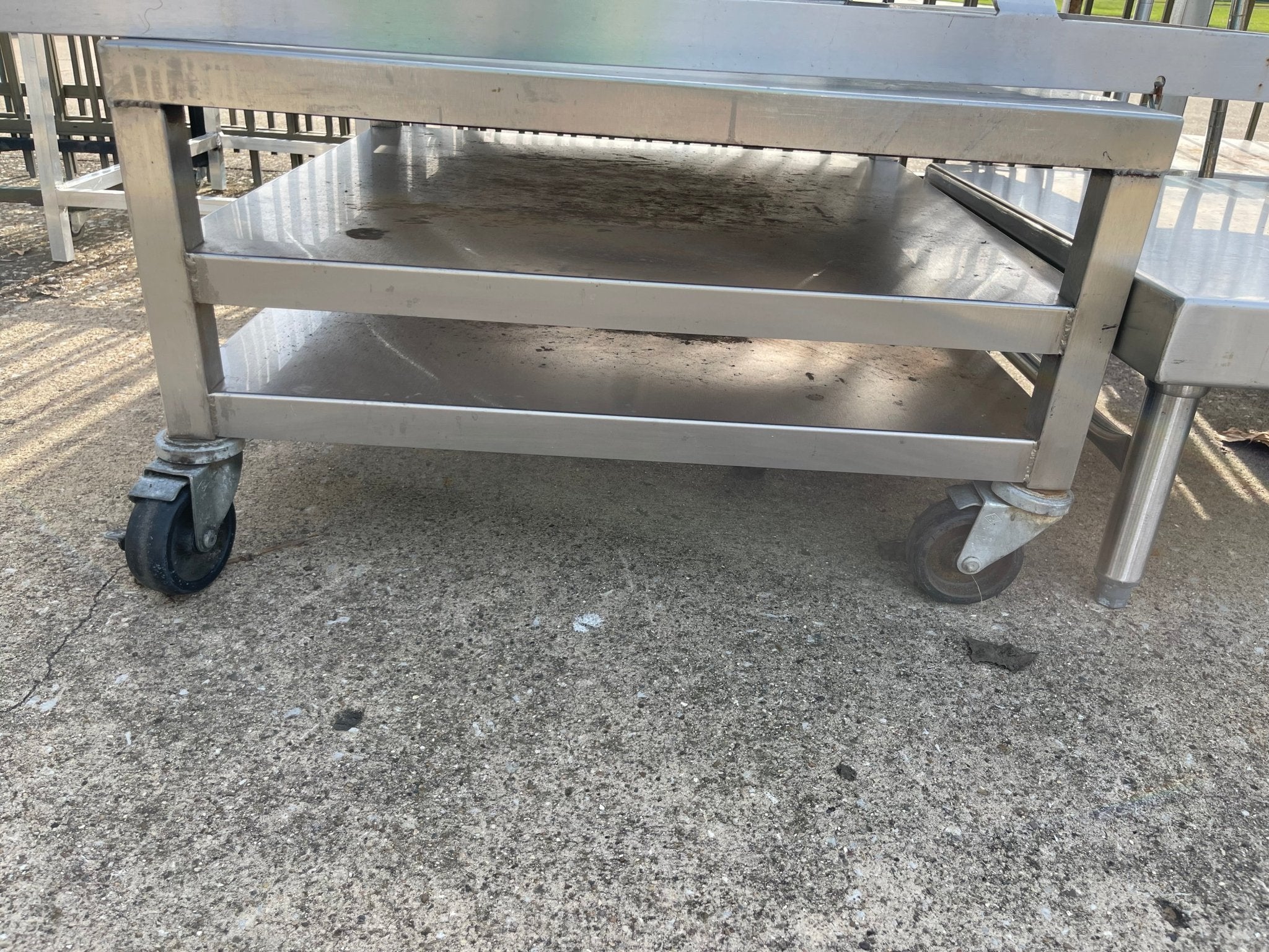Used 30" Stainless Steel Equipment Stand with Caster Wheels - SS253 - Falcon Restaurant Supply - 2