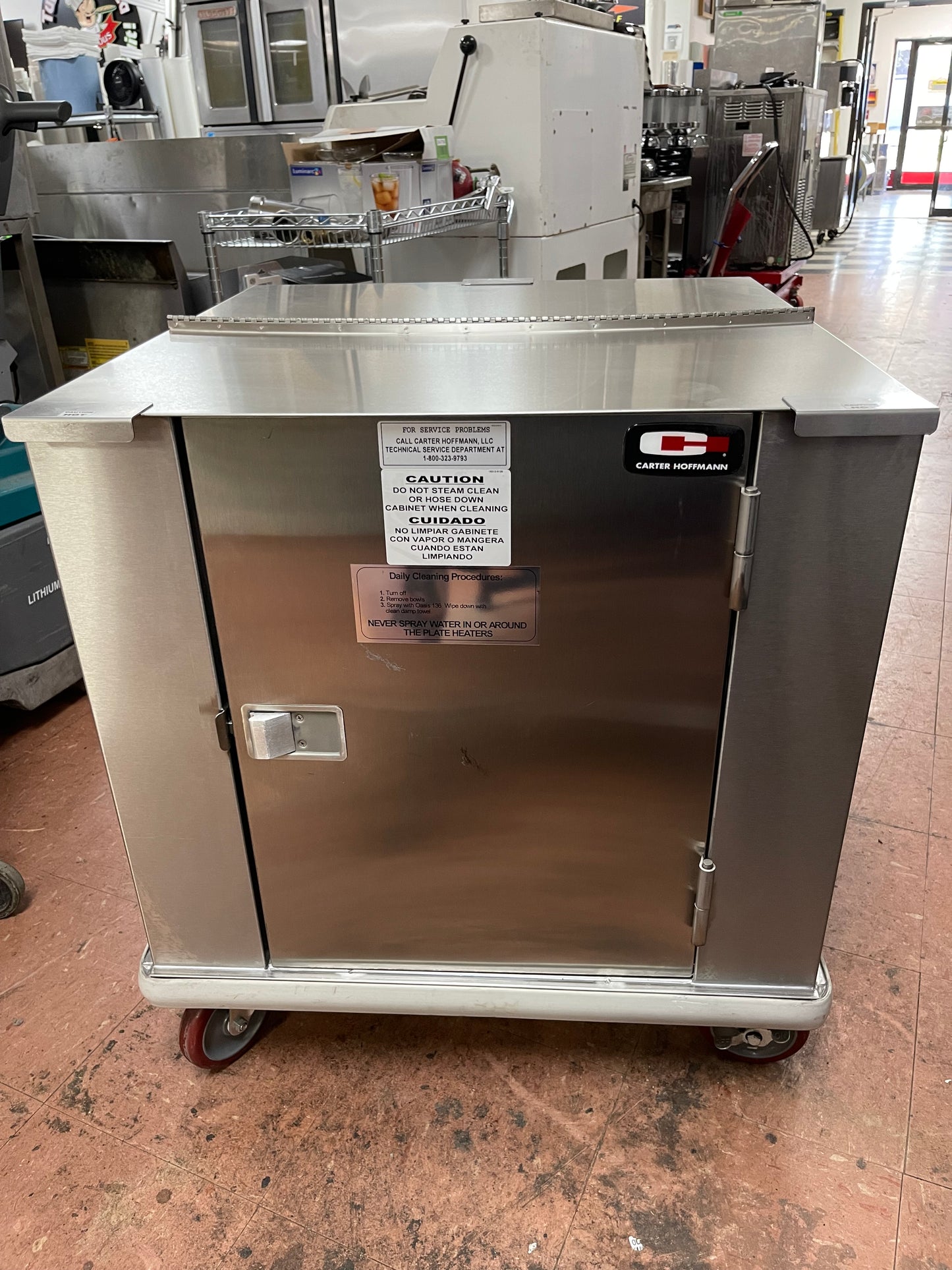 Used Carter-Hoffmann CD252-34 Enclosed Heated Dish Cart - 252 11" Plate Capacity