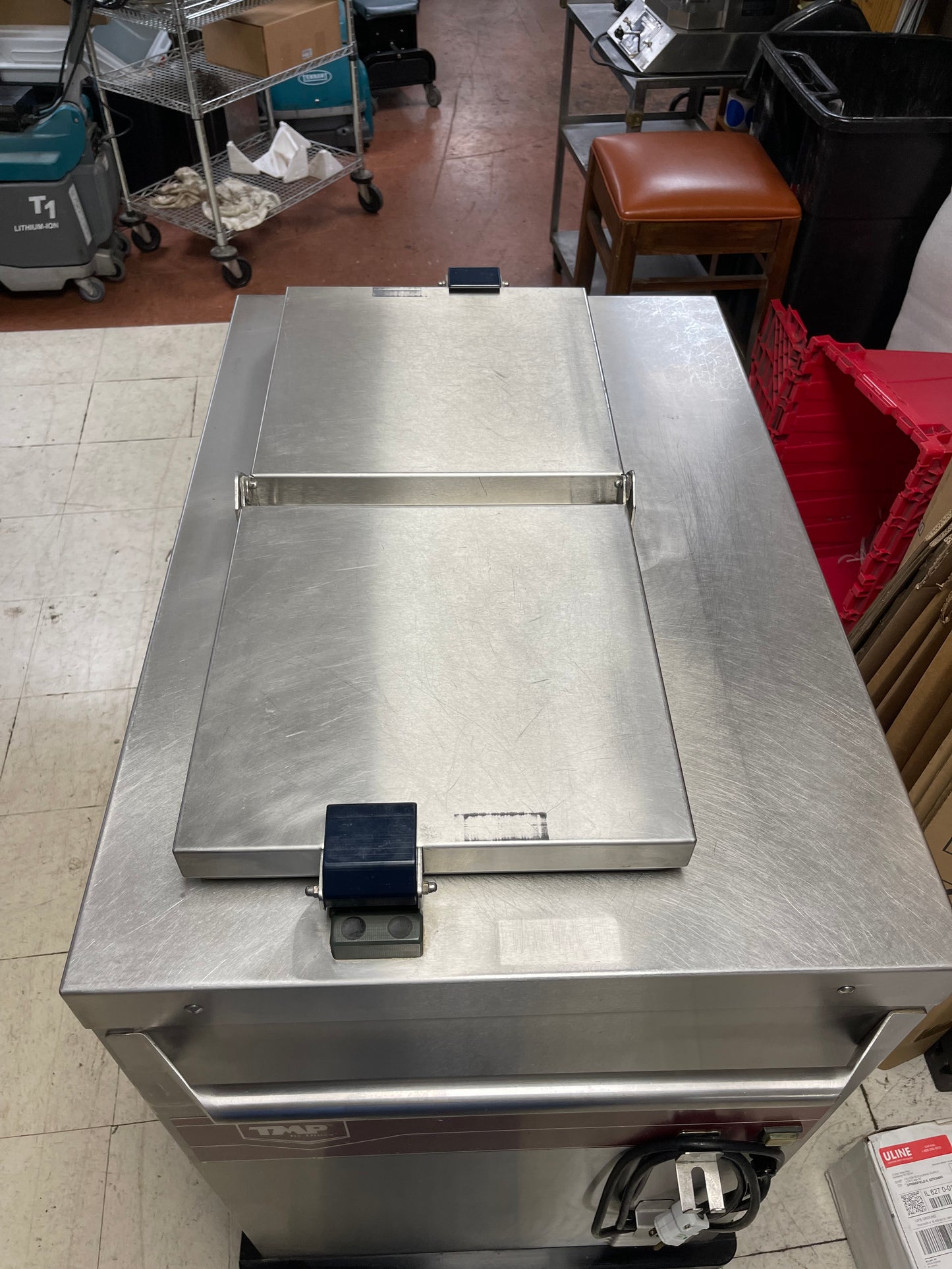 Used TMP Dinex Stainless Steel Mobile Wax Base Plate Warmer Heater Dispenser - 220V