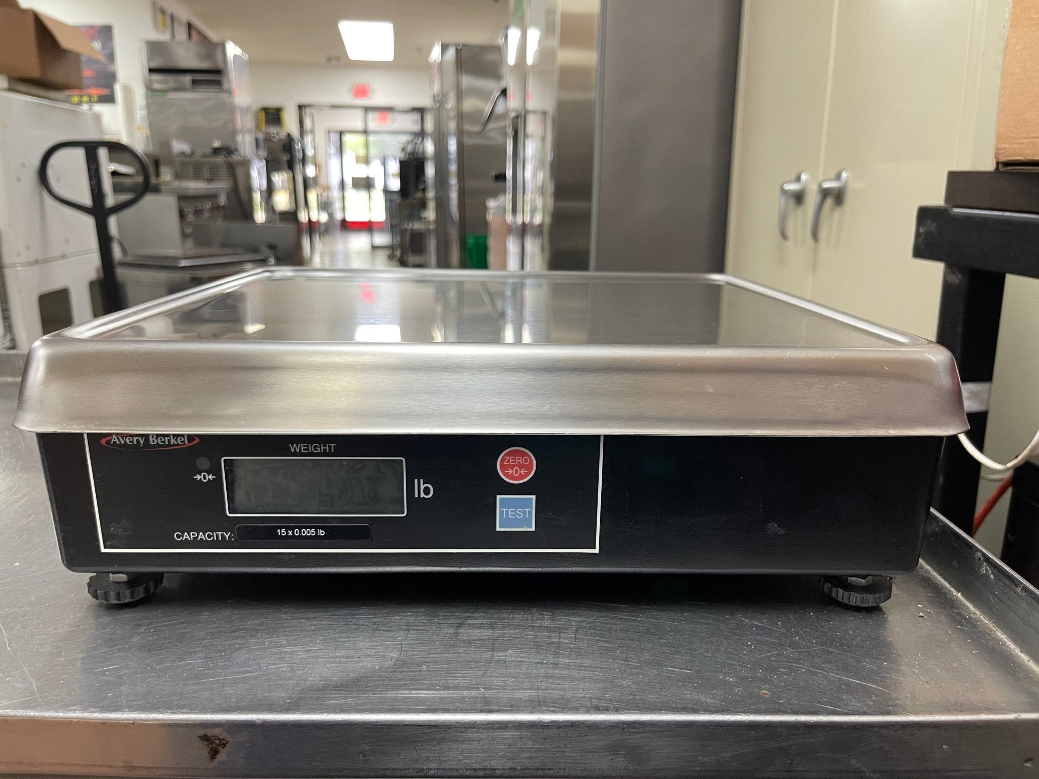 Used Avery Berkel 6720 - 7 POS Retail Bench Scale 15 x 005lb - Falcon Restaurant Supply - 1