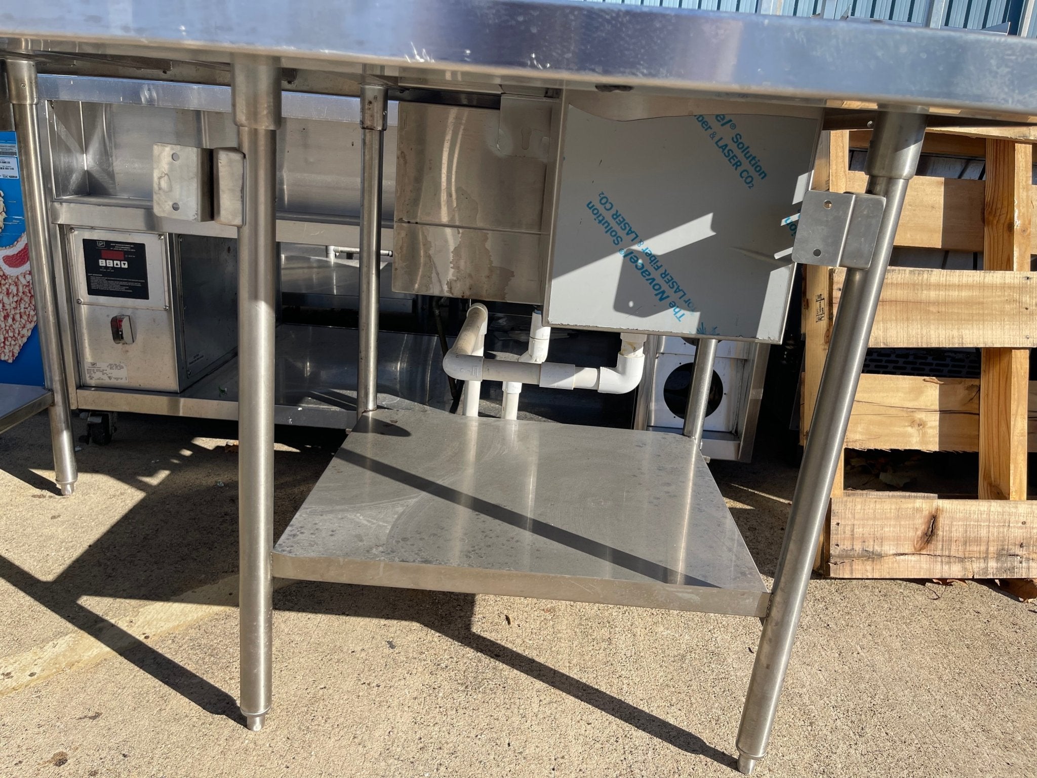 Used 85" Stainless Steel Drink Station with Ice Bin and Cup Dispensers - SS270 - Falcon Restaurant Supply - 2