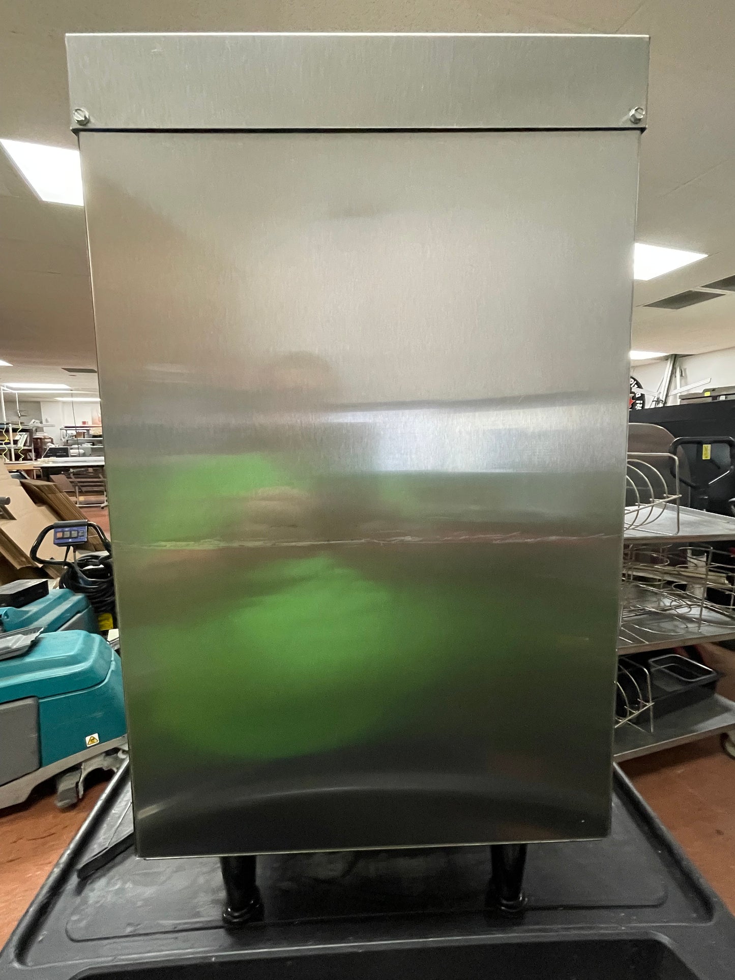 Used 28" Nemco 6461-2 Stainless Steel Heated Display Case Warmer Pass Through 120V