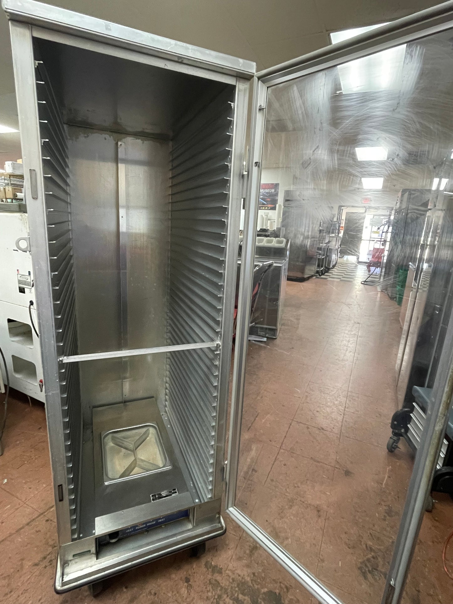 Seco 34 Tray Mobile Full Size Heated Dough Proofer Cabinet - 120V