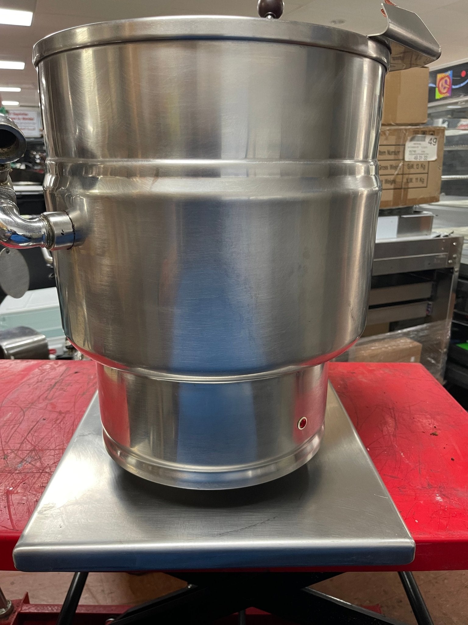 Used Groen TDB/7 - 20 5 Gallon Electric Table Top Tilting Self - Contained Kettle - 240V 3Ph - Falcon Restaurant Supply - 8