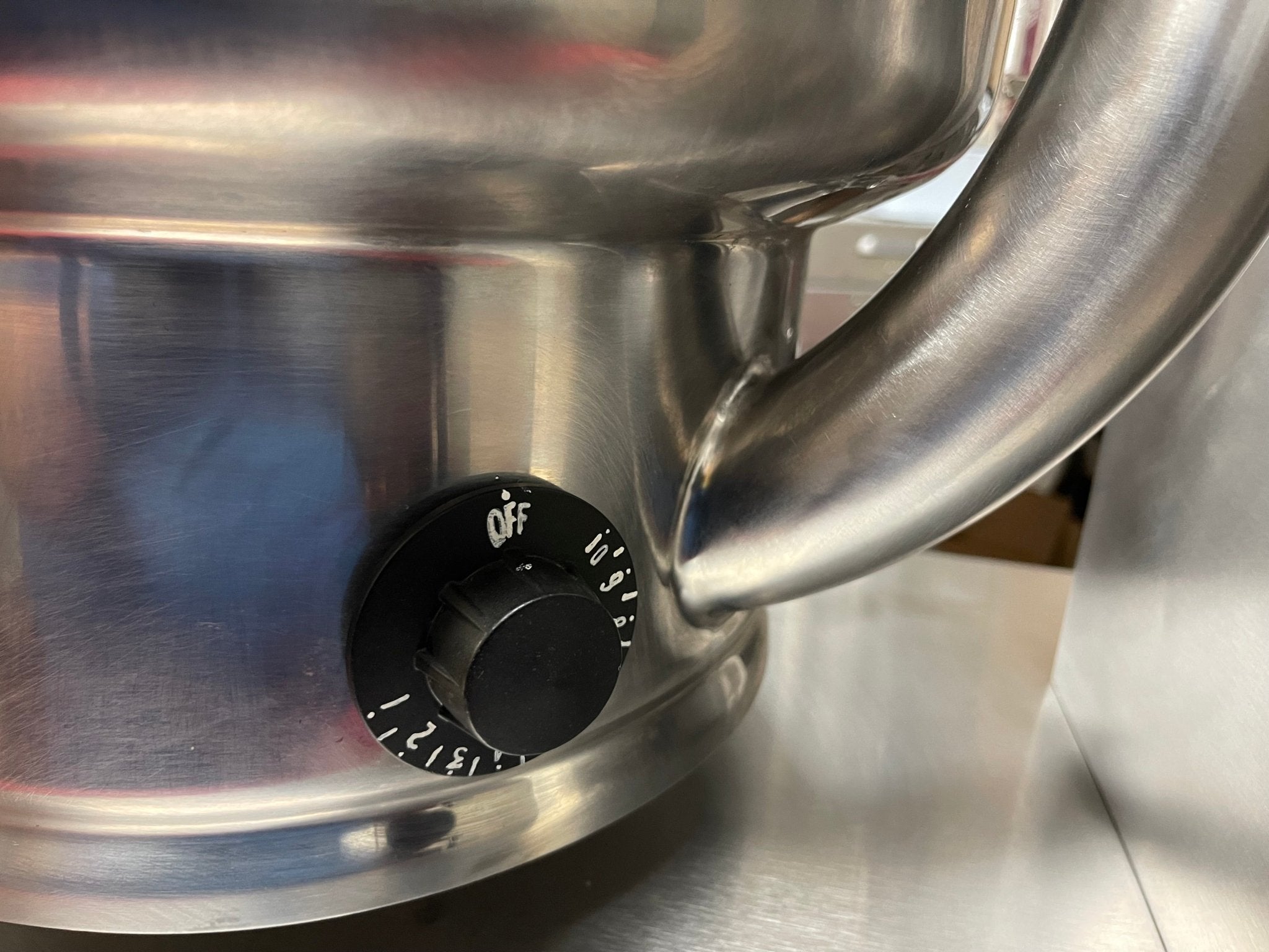 Used Groen TDB/7 - 20 5 Gallon Electric Table Top Tilting Self - Contained Kettle - 240V 3Ph - Falcon Restaurant Supply - 10