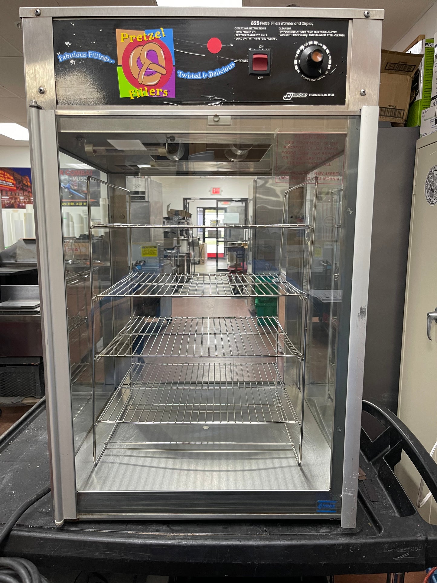 Used Wisco Heated Glass Display Case Lighted Warmer Merchandiser 120V 965 Watts