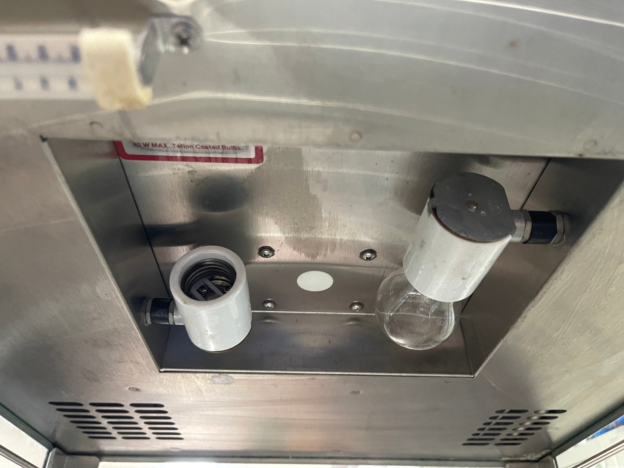 Used Wisco Heated Glass Display Case Lighted Warmer Merchandiser 120V 965 Watts - Falcon Restaurant Supply - 9