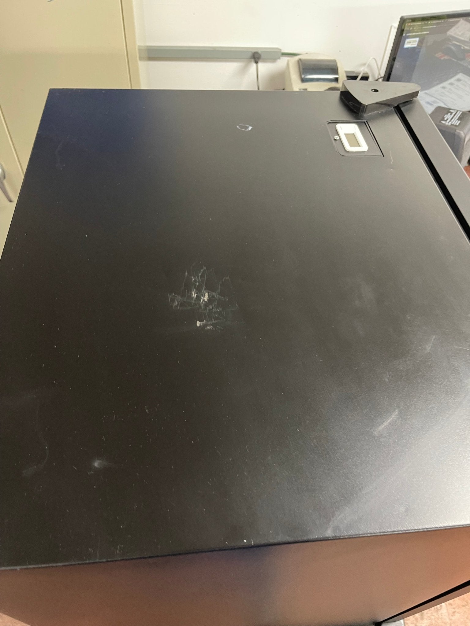 New Hubert HUBM - 3.5RBA 4.1 cu ft Refrigerated Lighted Merchandiser 120V - Falcon Restaurant Supply - 4