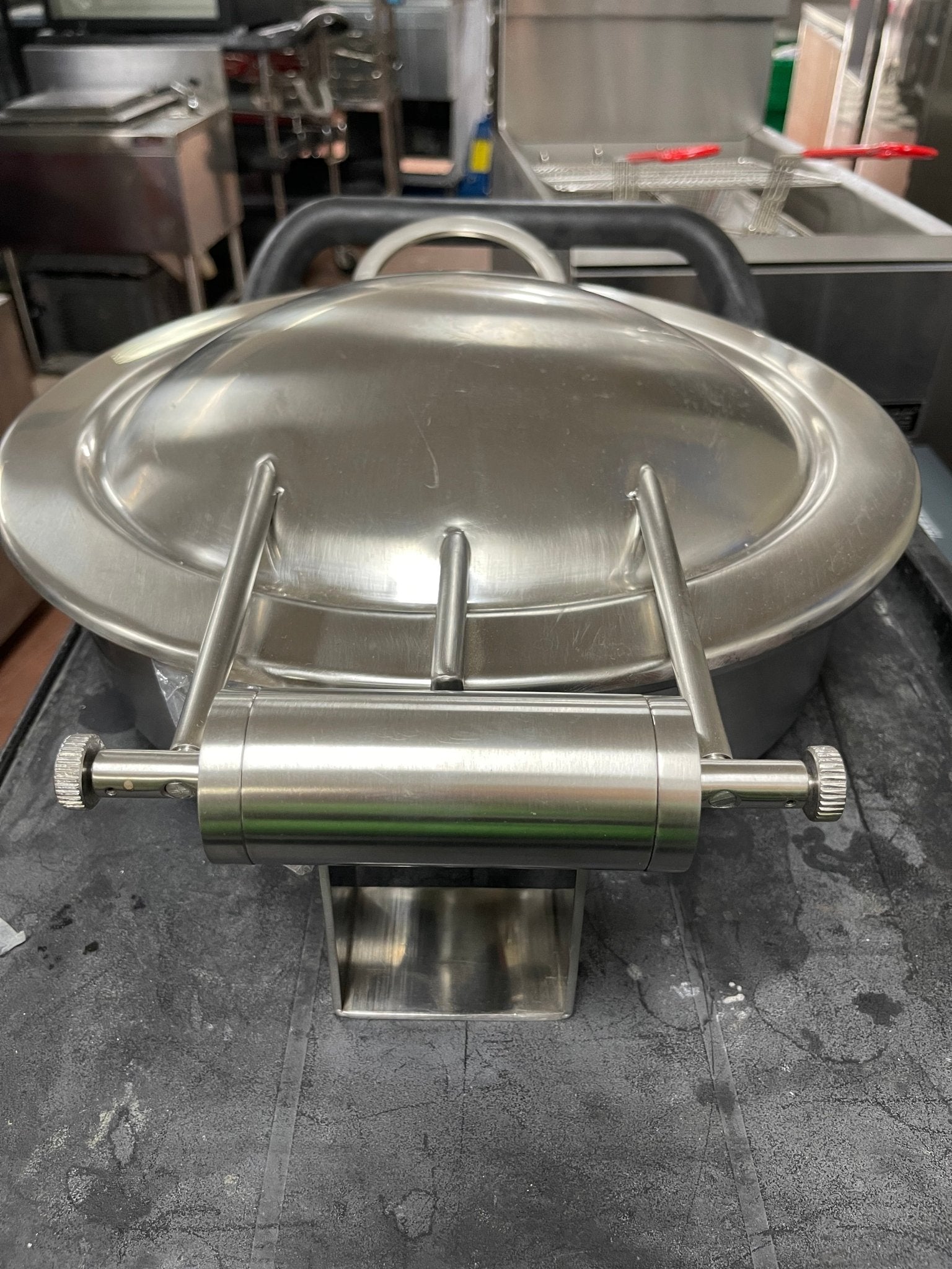 New Haber & Son Steelite Stainless Round Induction Chafer 2.0 Gal with Hinged Lid - Falcon Restaurant Supply - 5