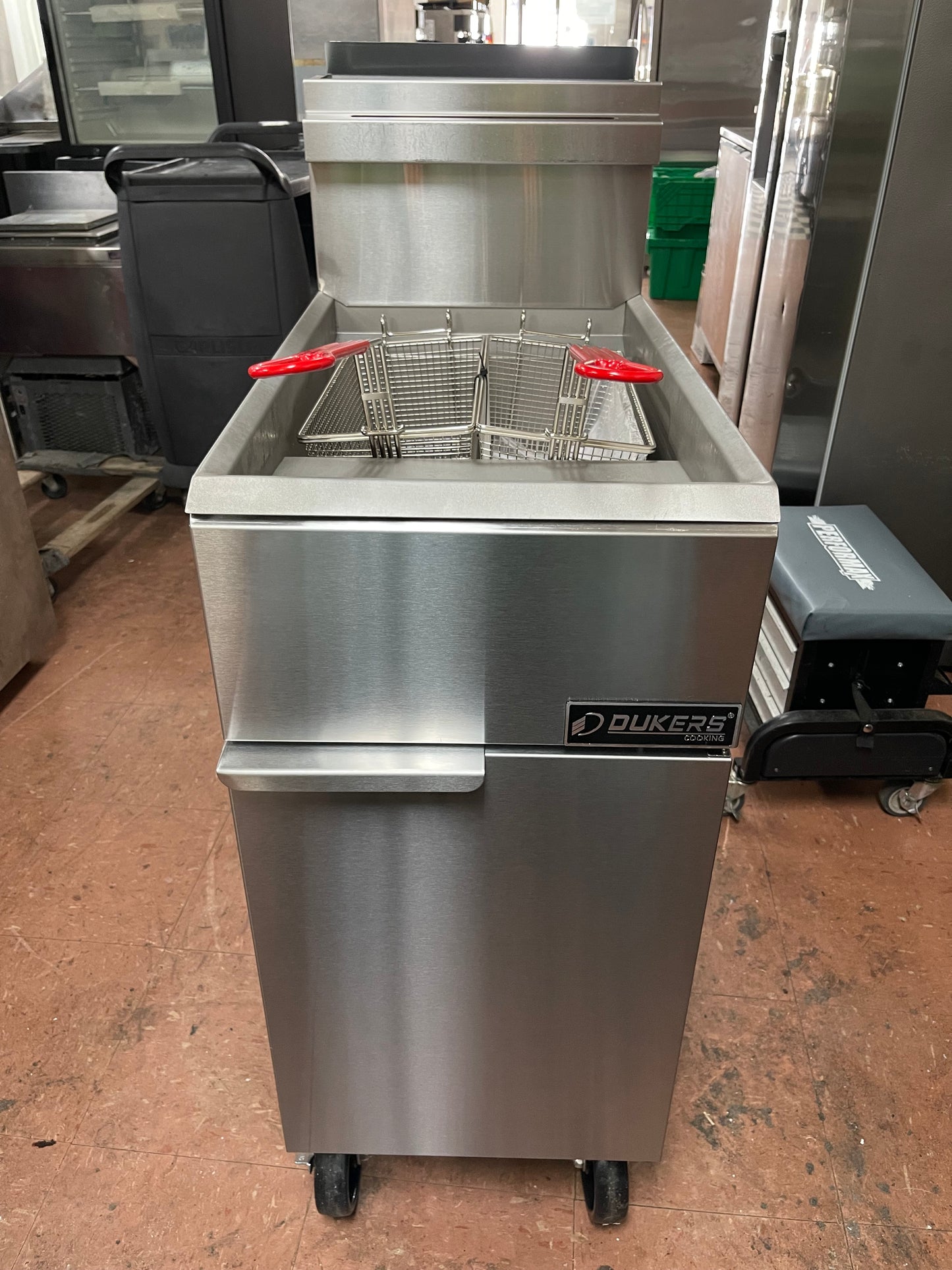 Used Dukers DCF4-NG Natural Gas Floor Fryer with 4 Tube Burners 50lbs 120,000 BTU on Casters