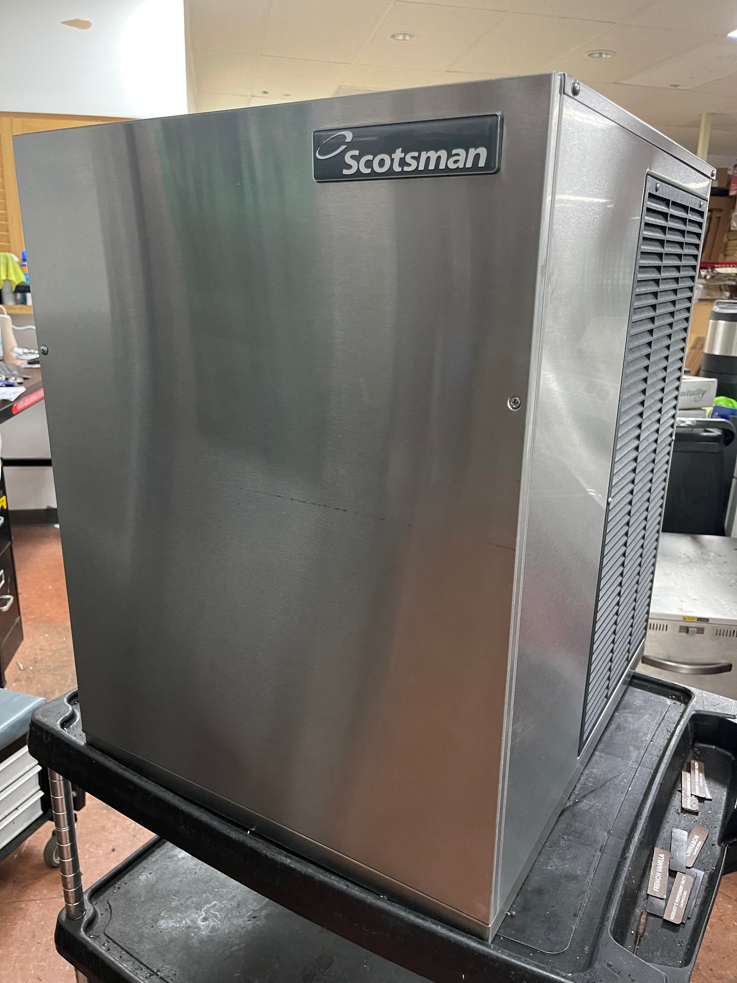 Used 22" Scotsman FME804RLS Remote Condenser Nugget Ice Machine Maker Head 115V - Shed