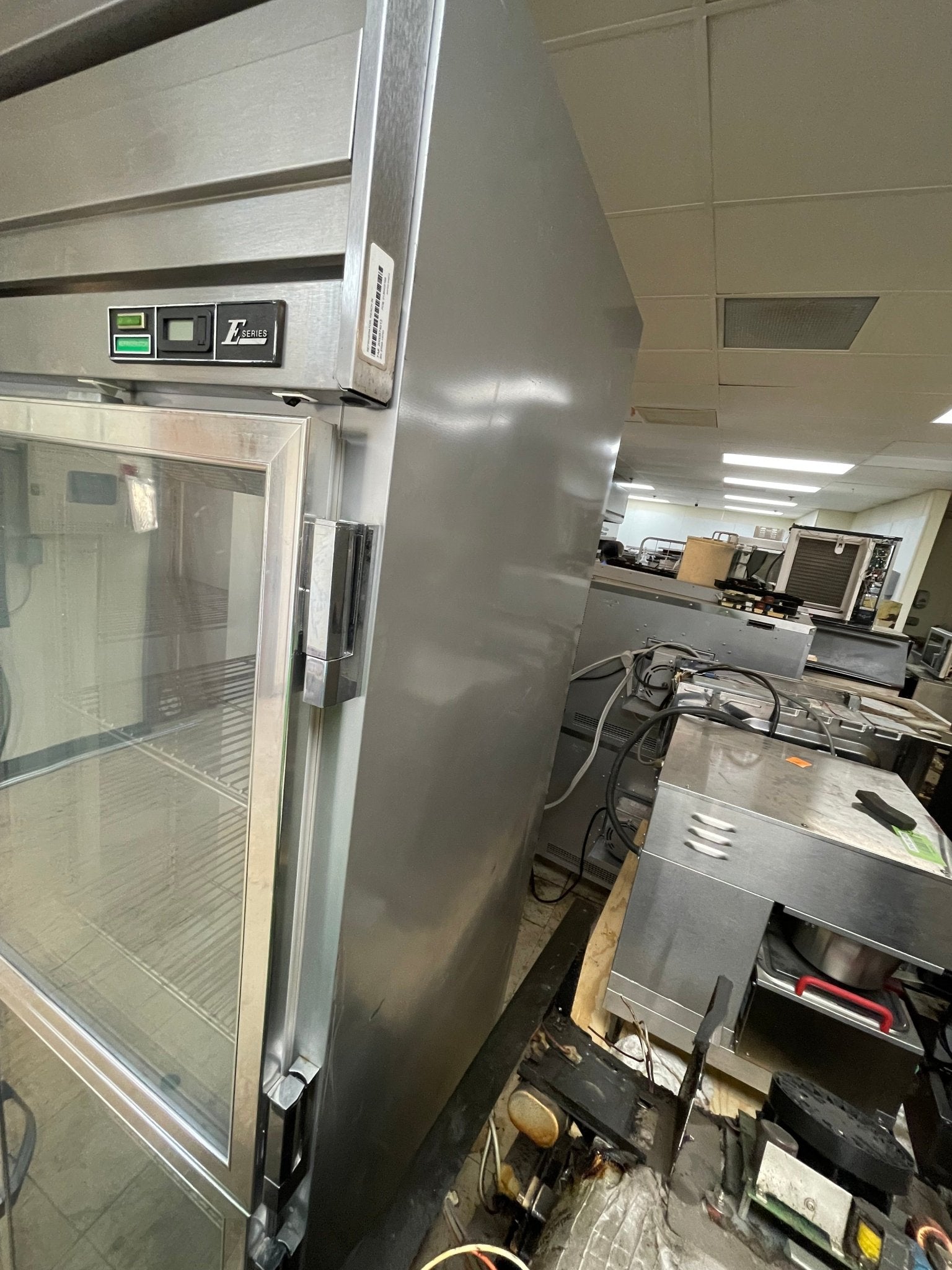 Used Beverage - Air ER48 - 1AHG Stainless Glass 4 Door Top Mounted Reach - in Refrigerator 120V - Falcon Restaurant Supply - 6