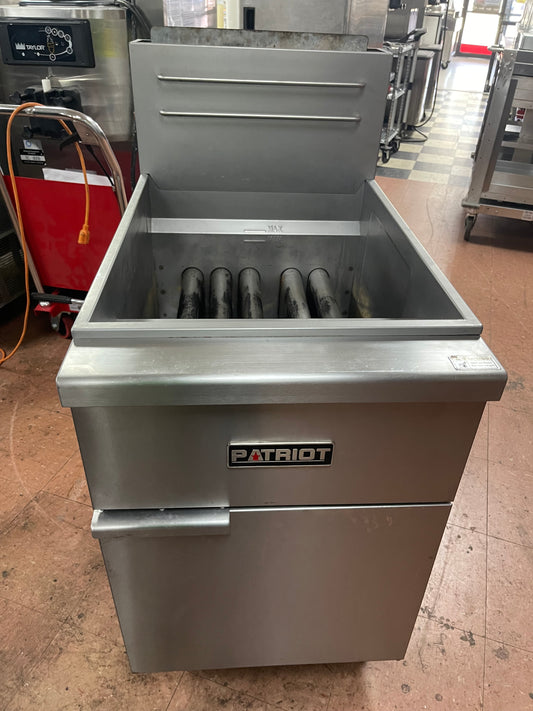 Patriot PT-F5-NG 65-70 lb. Natural Gas Fryer with Stainless Steel Pot 150,000 BTU