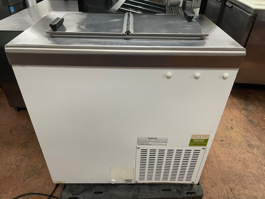 Used Excellence Industries HFF-2HC 31 1/2" Ice Cream Freezer Dipping Cabinet w/ 4 Tub Capacity - White, 115v