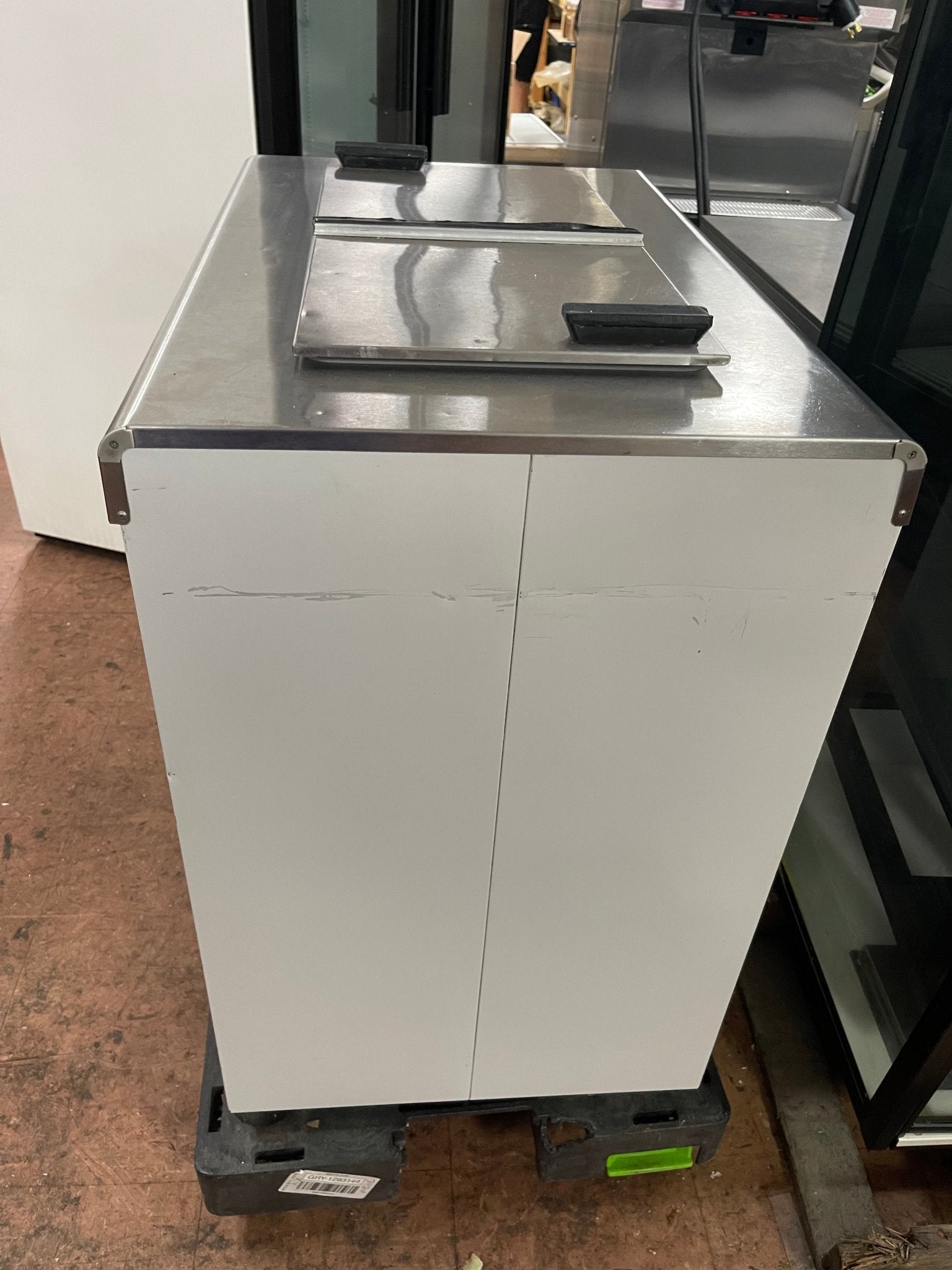 Used Excellence Industries HFF - 2HC 31 1/2" Ice Cream Freezer Dipping Cabinet w/ 4 Tub Capacity - White, 115v - Falcon Restaurant Supply - 3