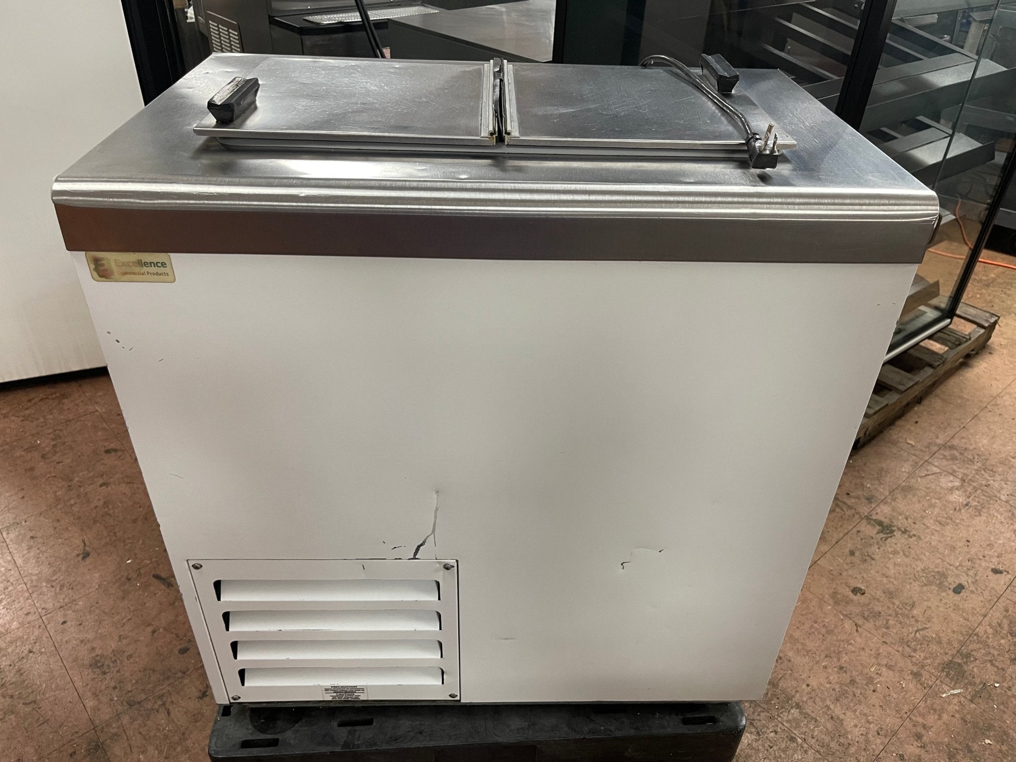 Used Excellence Industries HFF - 2HC 31 1/2" Ice Cream Freezer Dipping Cabinet w/ 4 Tub Capacity - White, 115v - Falcon Restaurant Supply - 5