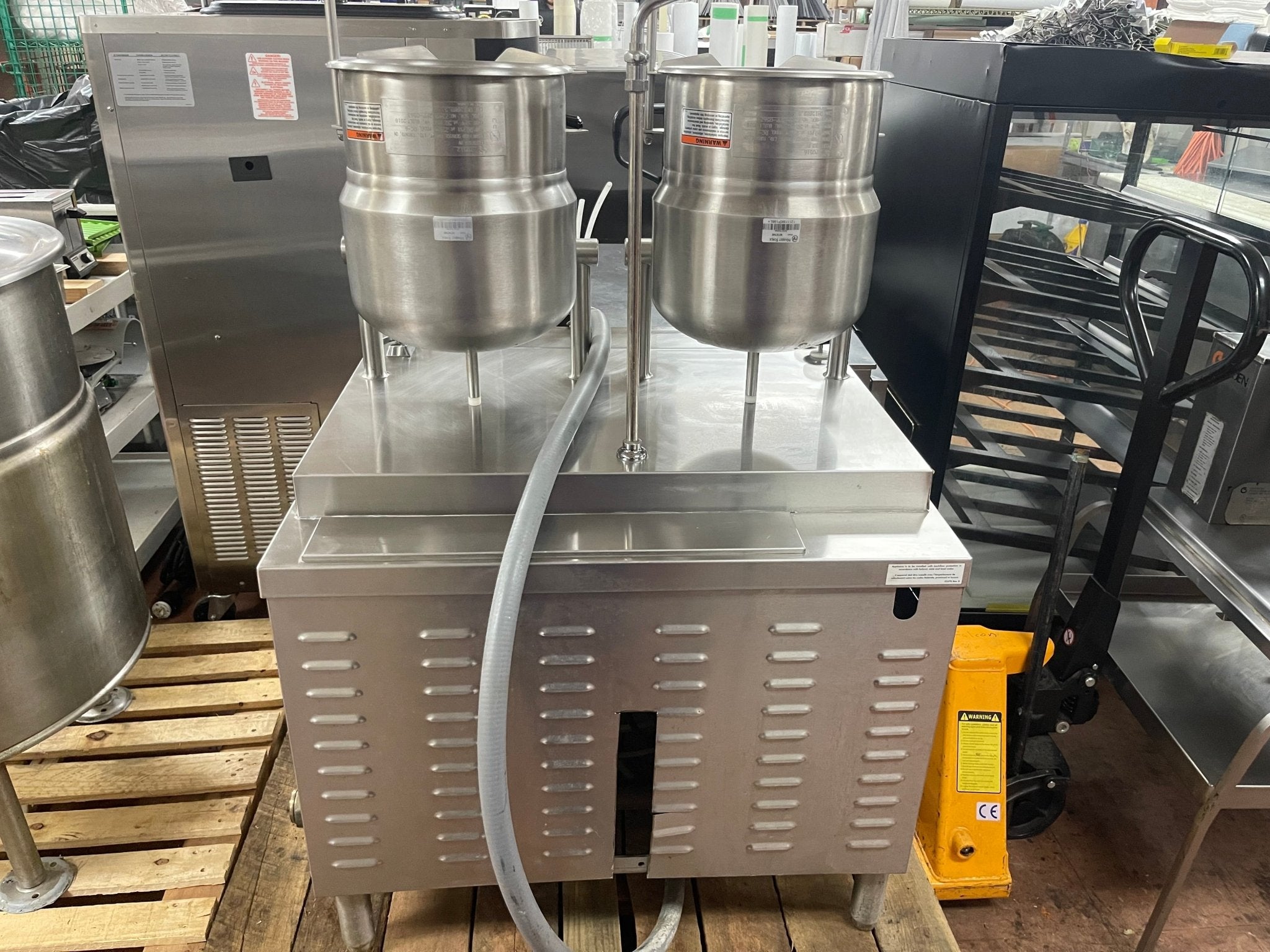 Used 2018 36" Market Forge MT6T6E Dual 6gal SS Tilting Steam Kettles w/ Cabinet 208V 3Ph - Falcon Restaurant Supply - 1