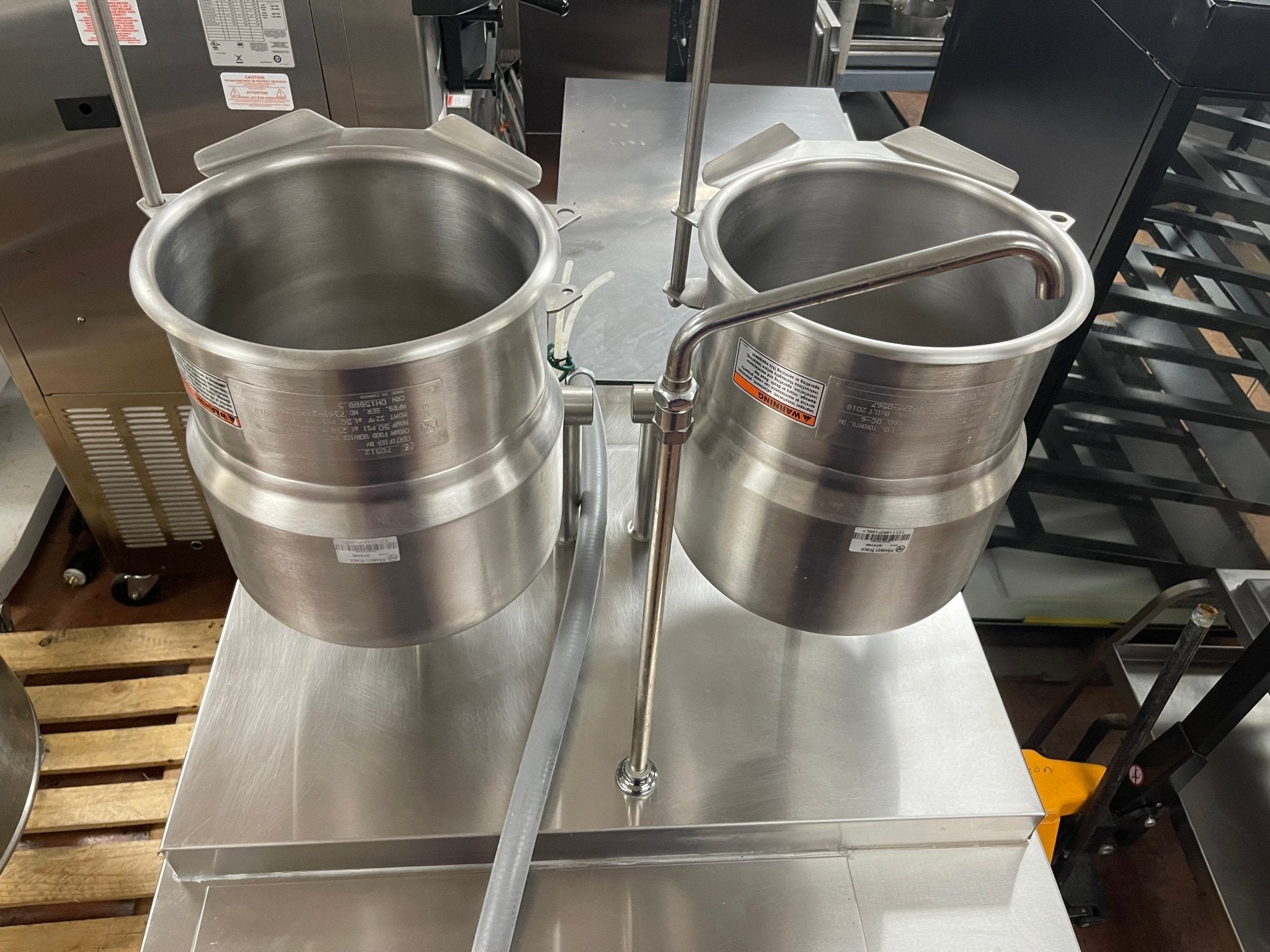 Used 2018 36" Market Forge MT6T6E Dual 6gal SS Tilting Steam Kettles w/ Cabinet 208V 3Ph - Falcon Restaurant Supply - 8