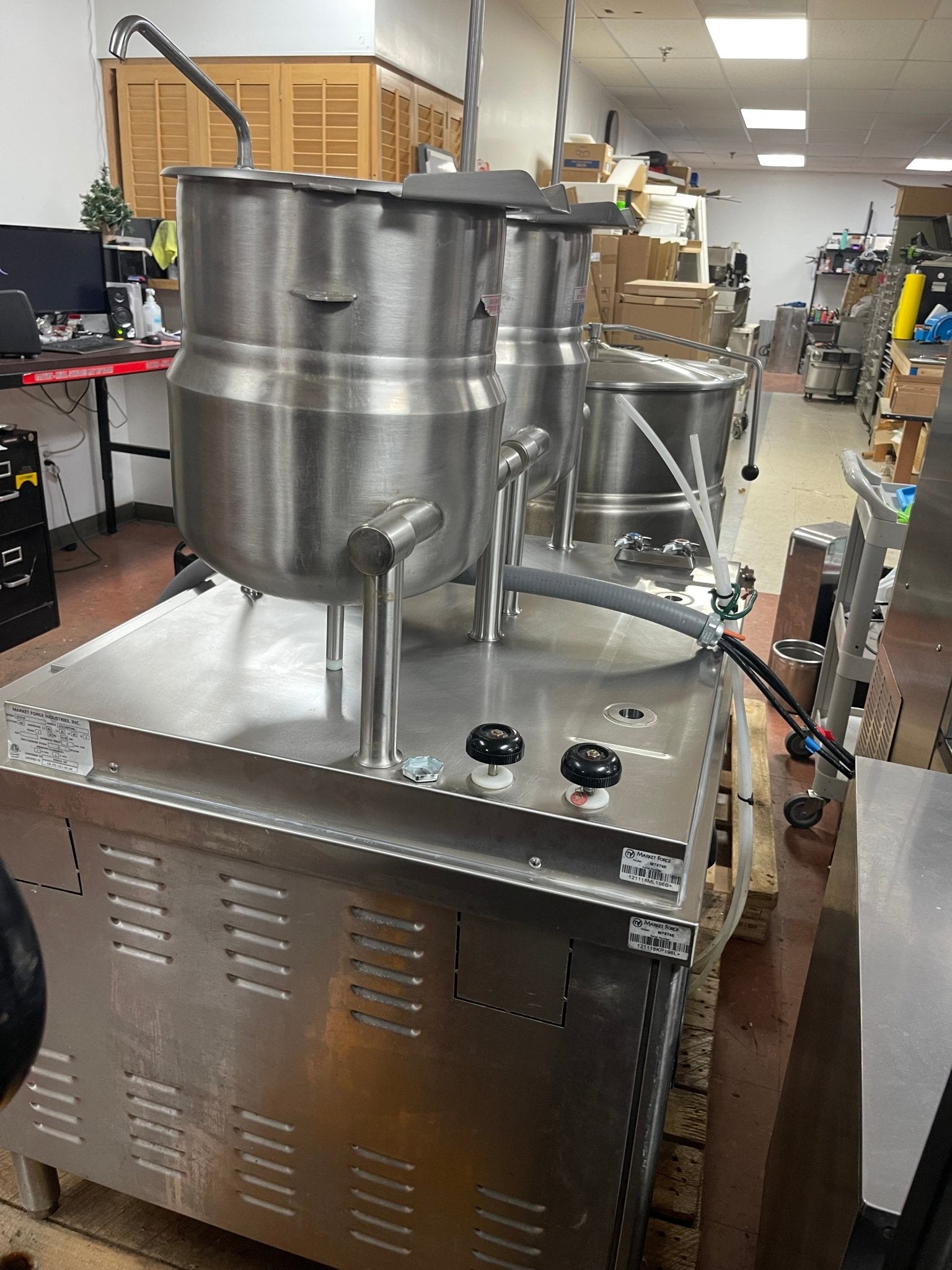 Used 2018 36" Market Forge MT6T6E Dual 6gal SS Tilting Steam Kettles w/ Cabinet 208V 3Ph - Falcon Restaurant Supply - 9