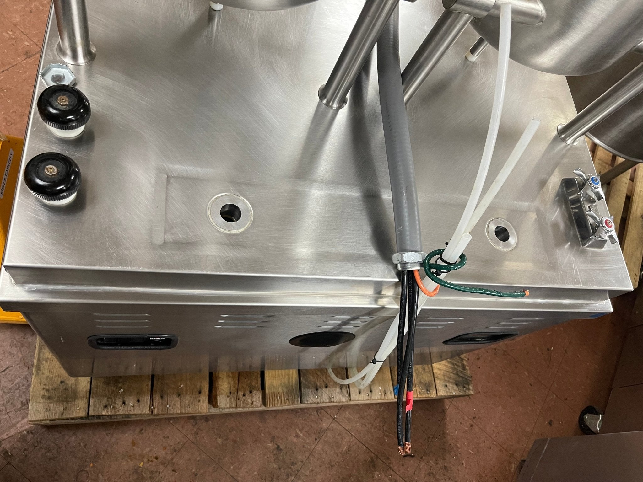 Used 2018 36" Market Forge MT6T6E Dual 6gal SS Tilting Steam Kettles w/ Cabinet 208V 3Ph - Falcon Restaurant Supply - 11