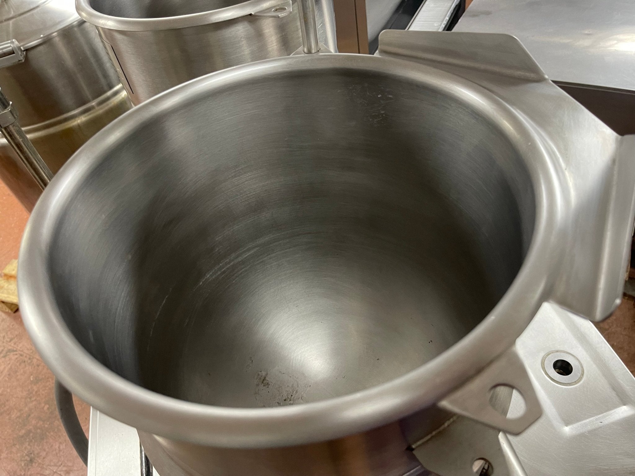 Used 2018 36" Market Forge MT6T6E Dual 6gal SS Tilting Steam Kettles w/ Cabinet 208V 3Ph - Falcon Restaurant Supply - 5