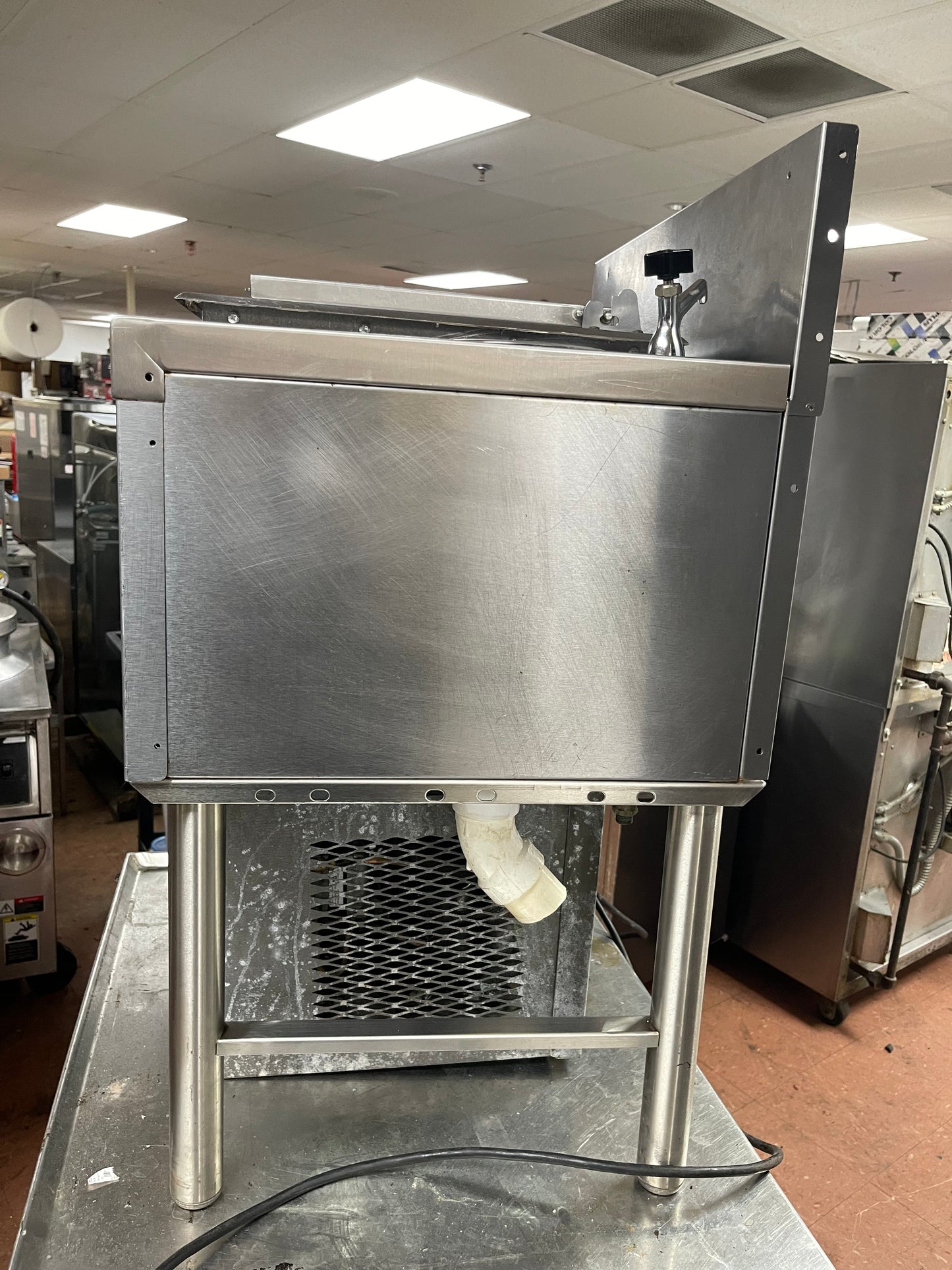 Used Perlick 24" Underbar 3 Gallon Ice Cream Freezer with 5" dipper well and Faucet 120V