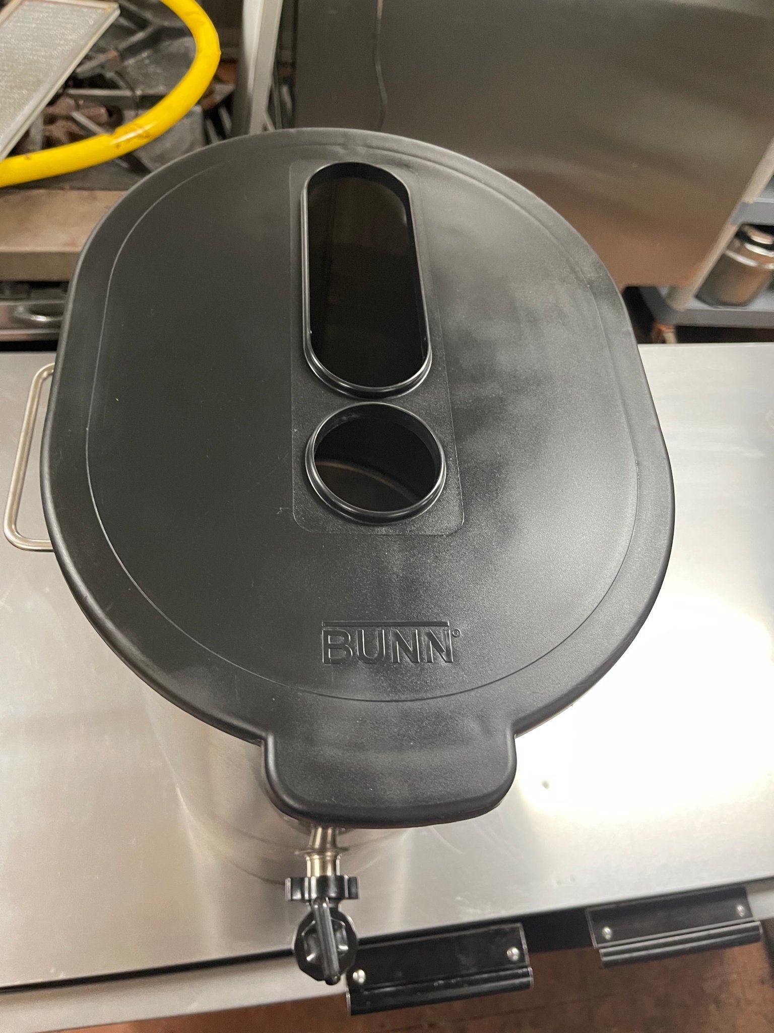 Used Bunn 34100.0000 TDO - 4 4 Gallon Iced Tea Dispenser - Shir - Falcon Restaurant Supply - 2